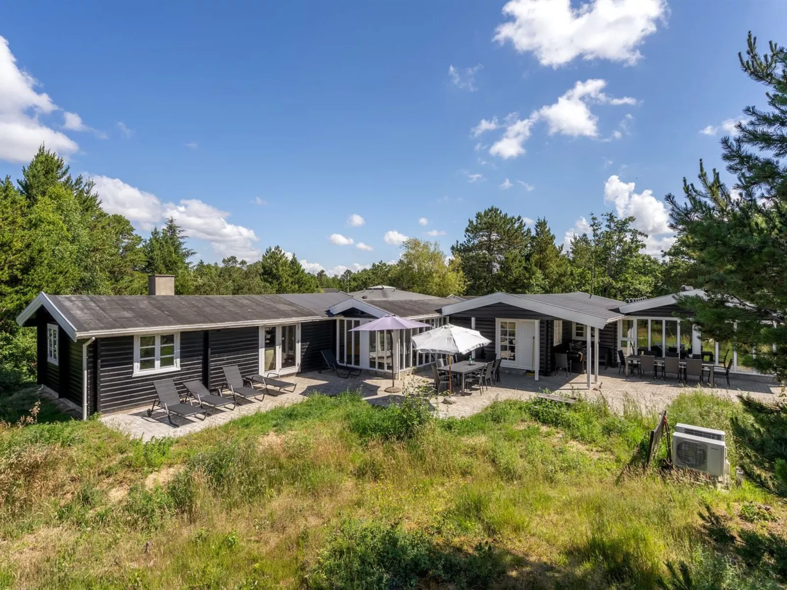 "Henriethe" - 1.1km from the sea