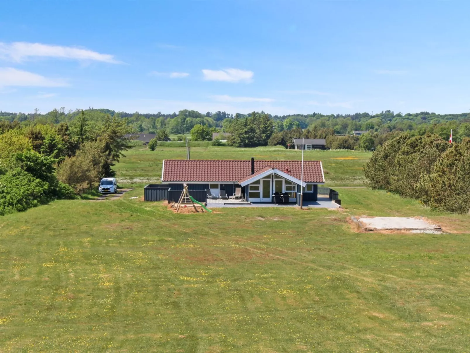 "Edmer" - 50m from the sea