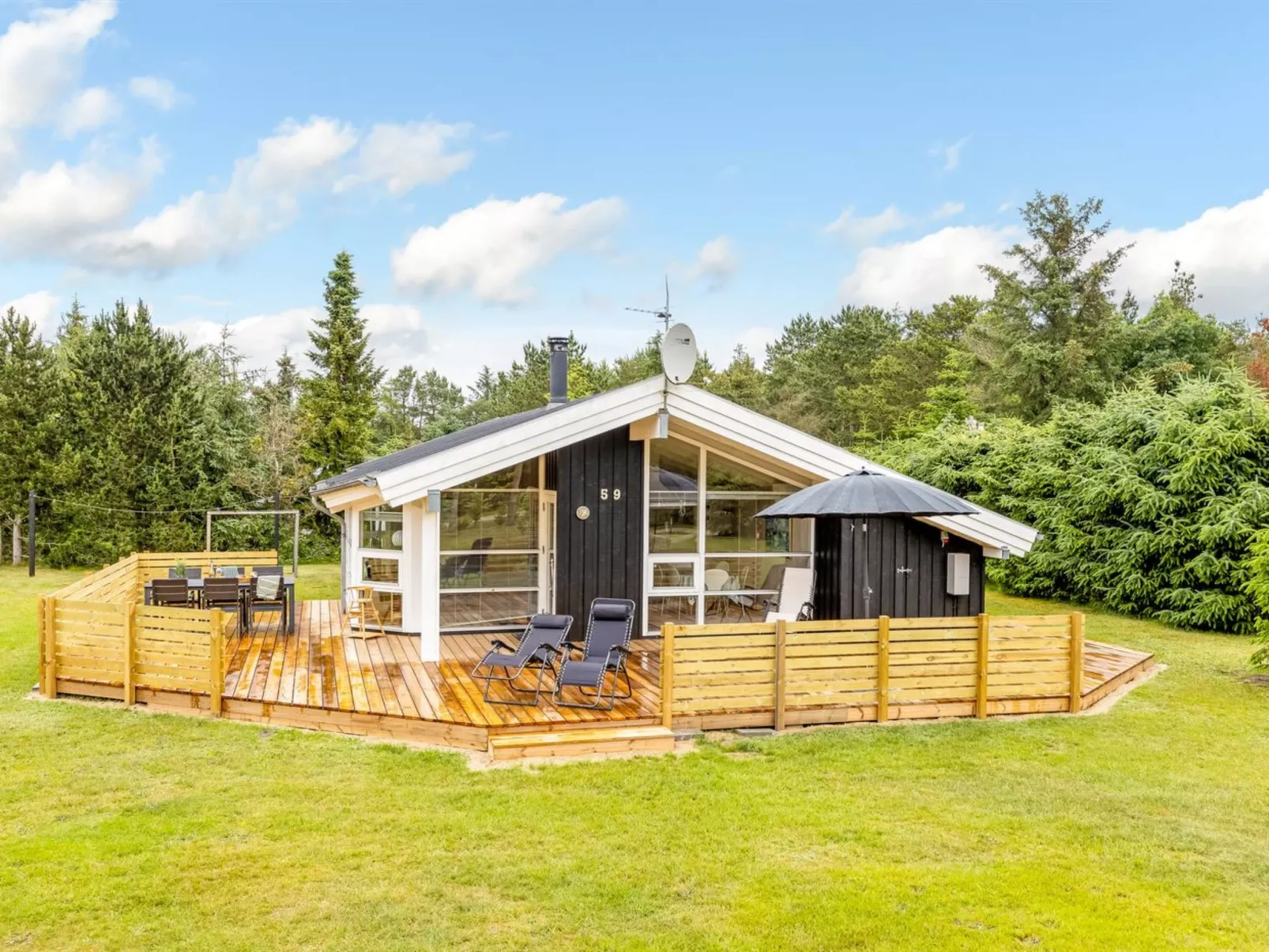 "Siegrid" - 250m from the sea