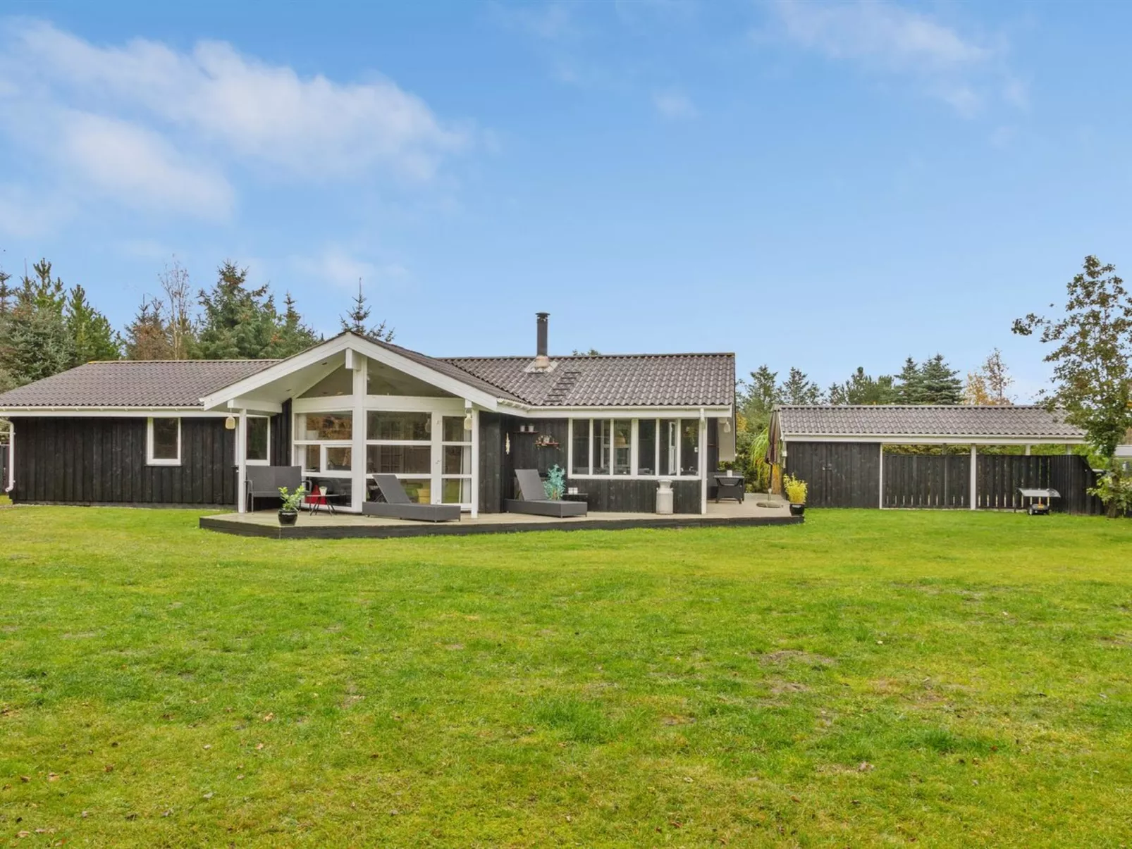 "Hielm" - 1km from the sea