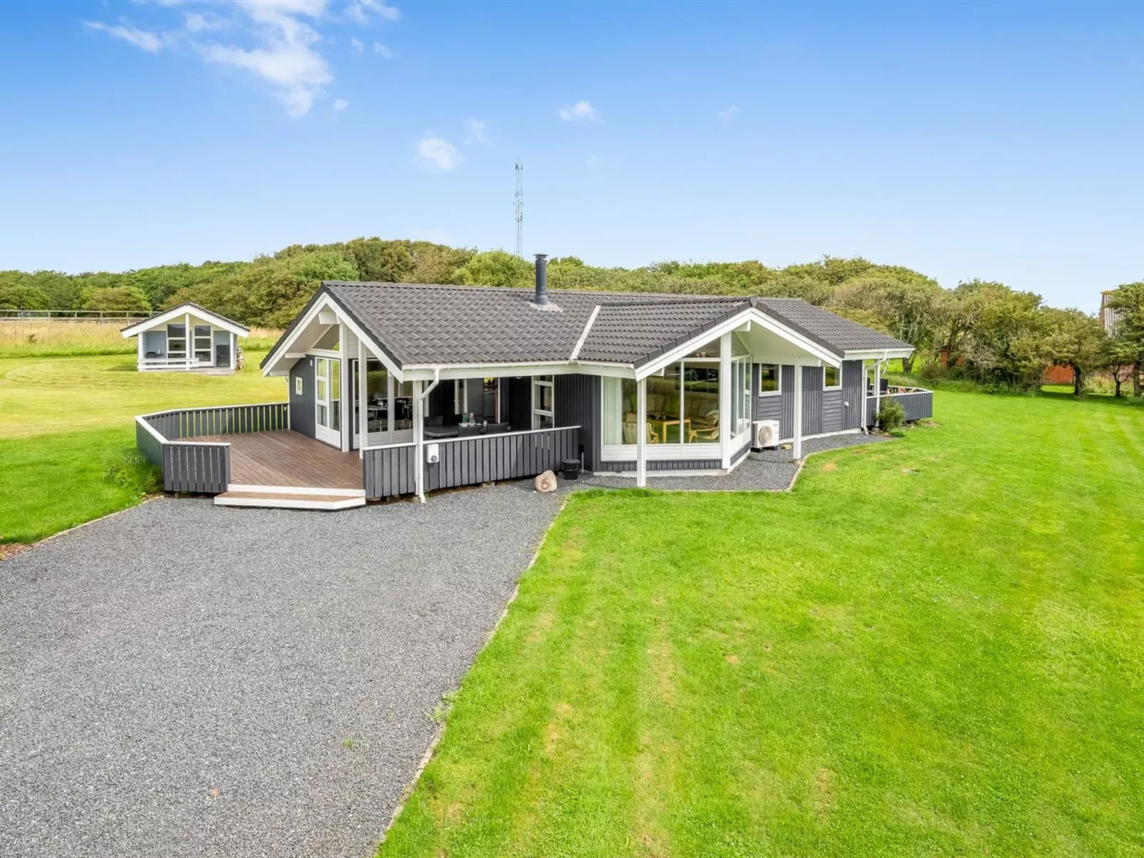 "Lucio" - 350m to the fjord