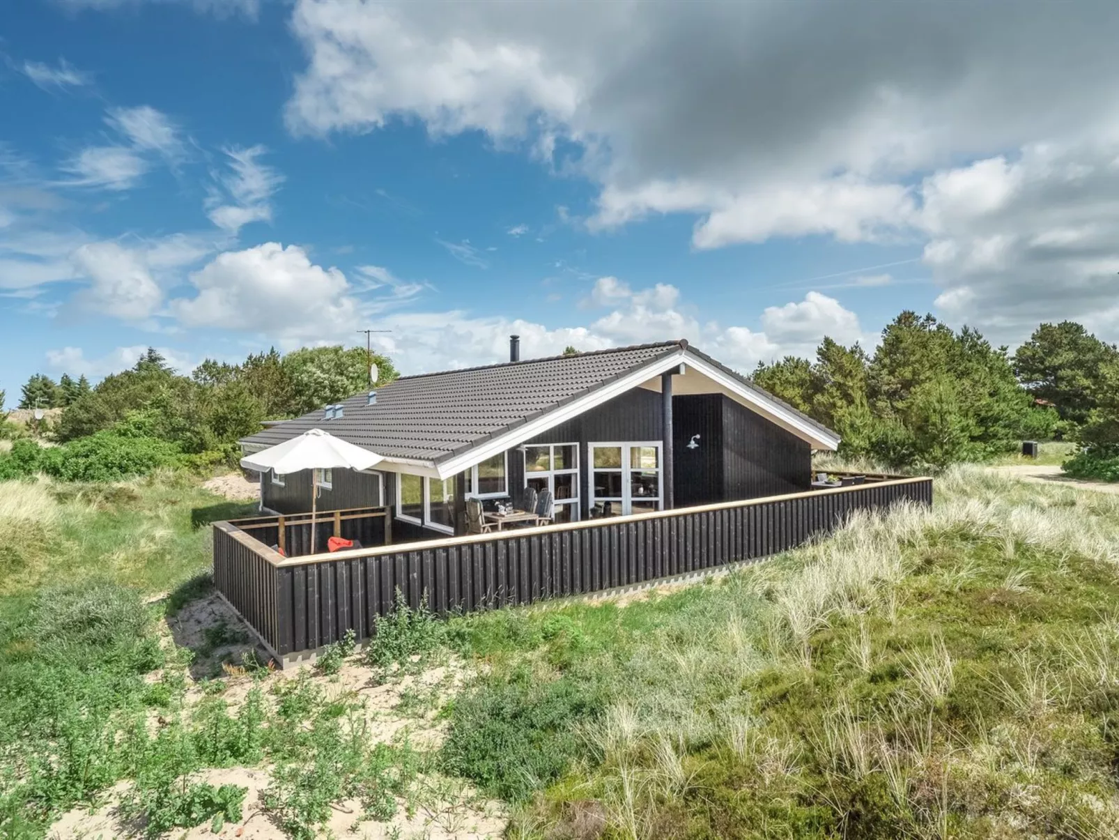 "Ivar" - 900m from the sea