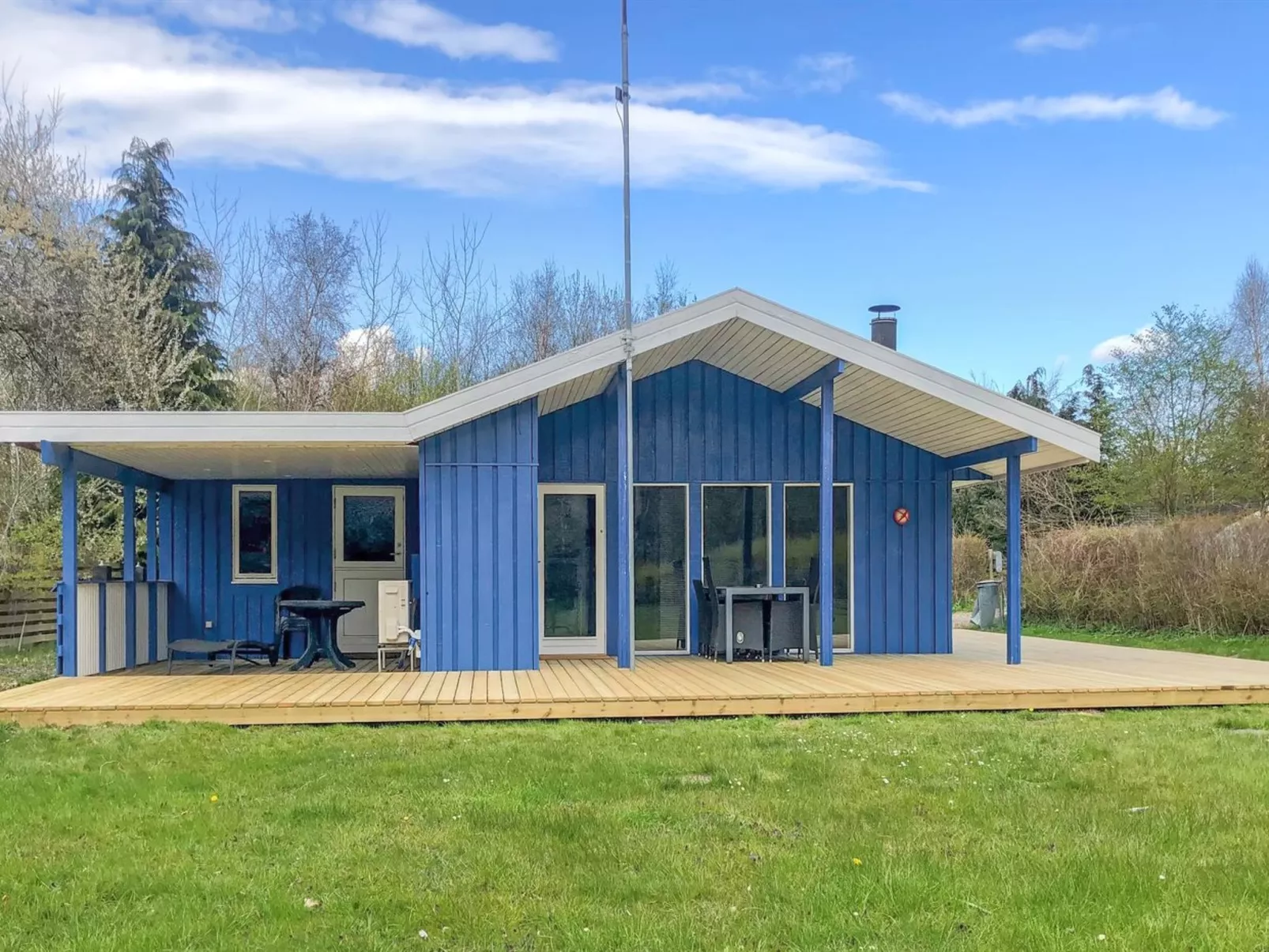 "Trixie" - 1km from the sea