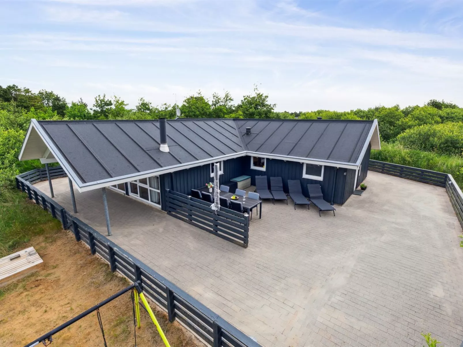 "Spurv" - 1.8km from the sea