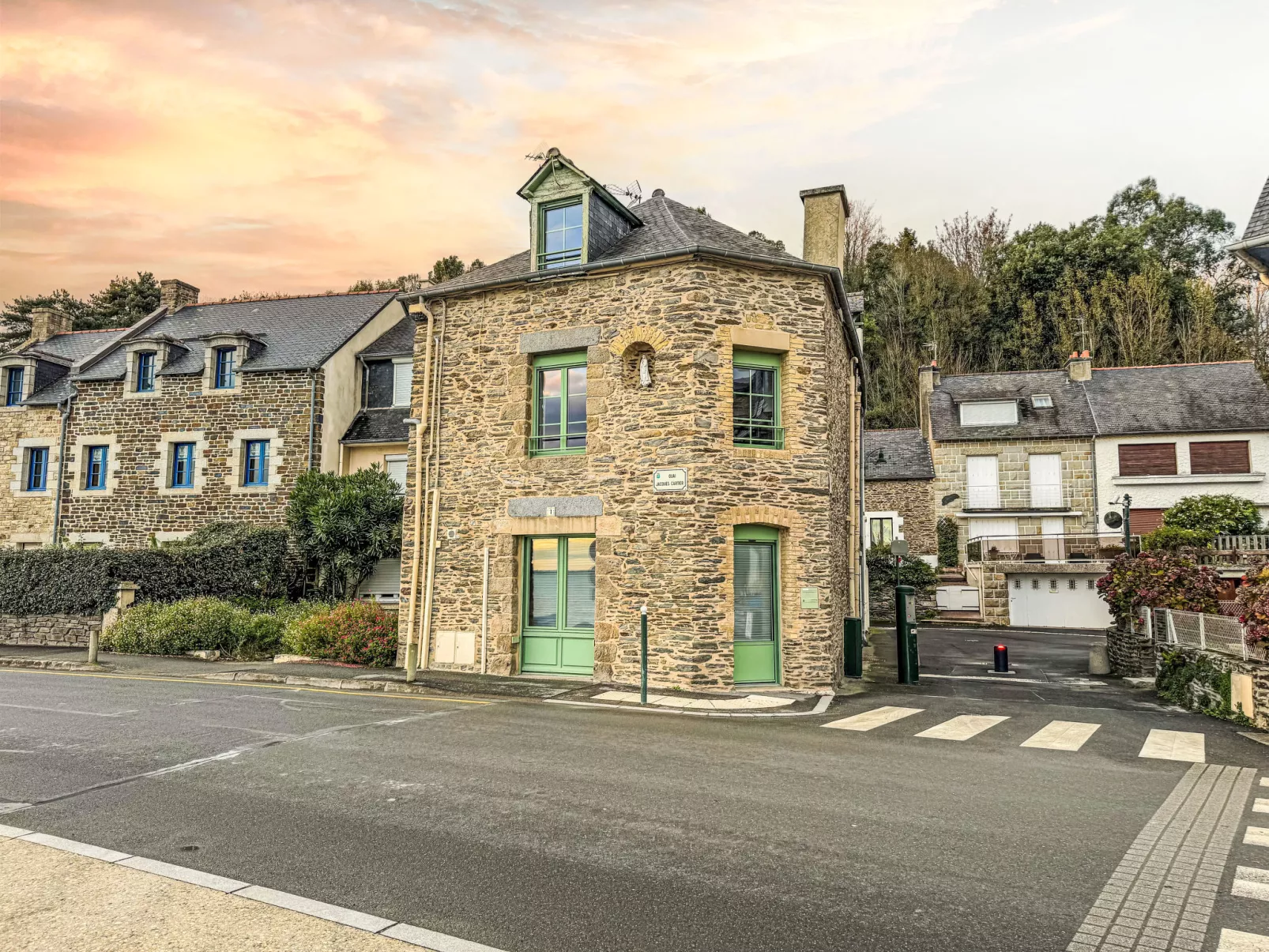 Le point du jour 1-Buiten