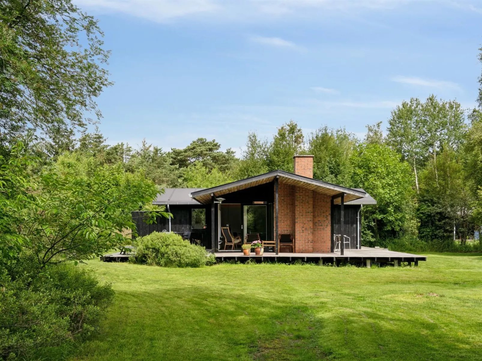 "Skjold" - 600m from the sea