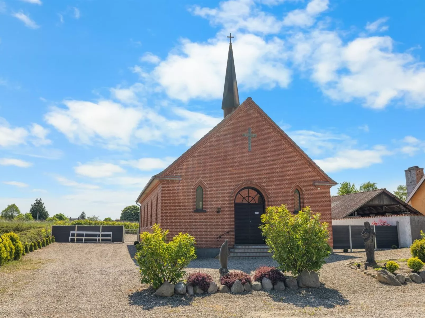 "Frothi" - 550m from the sea