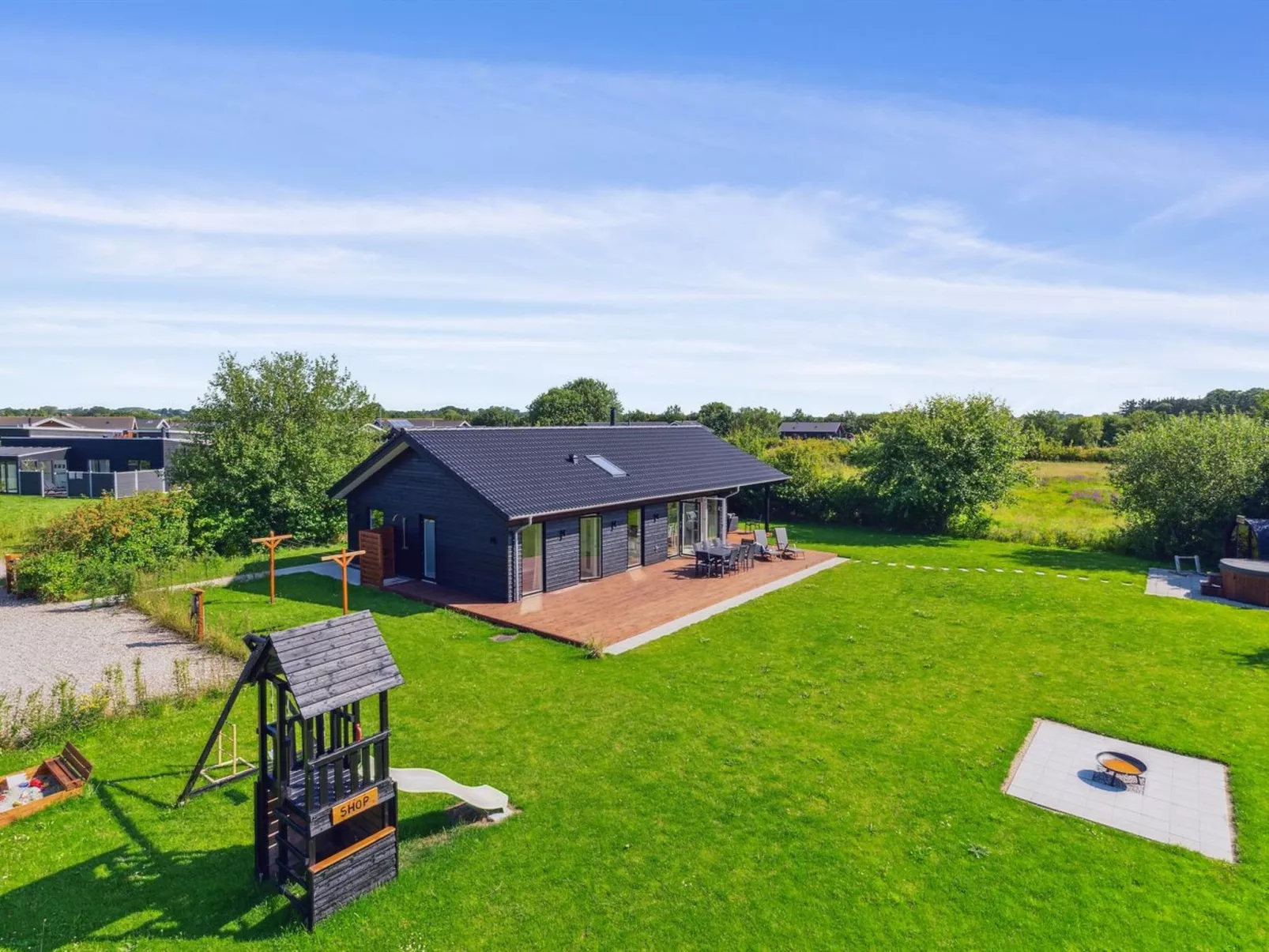 "Hasten" - 600m from the sea