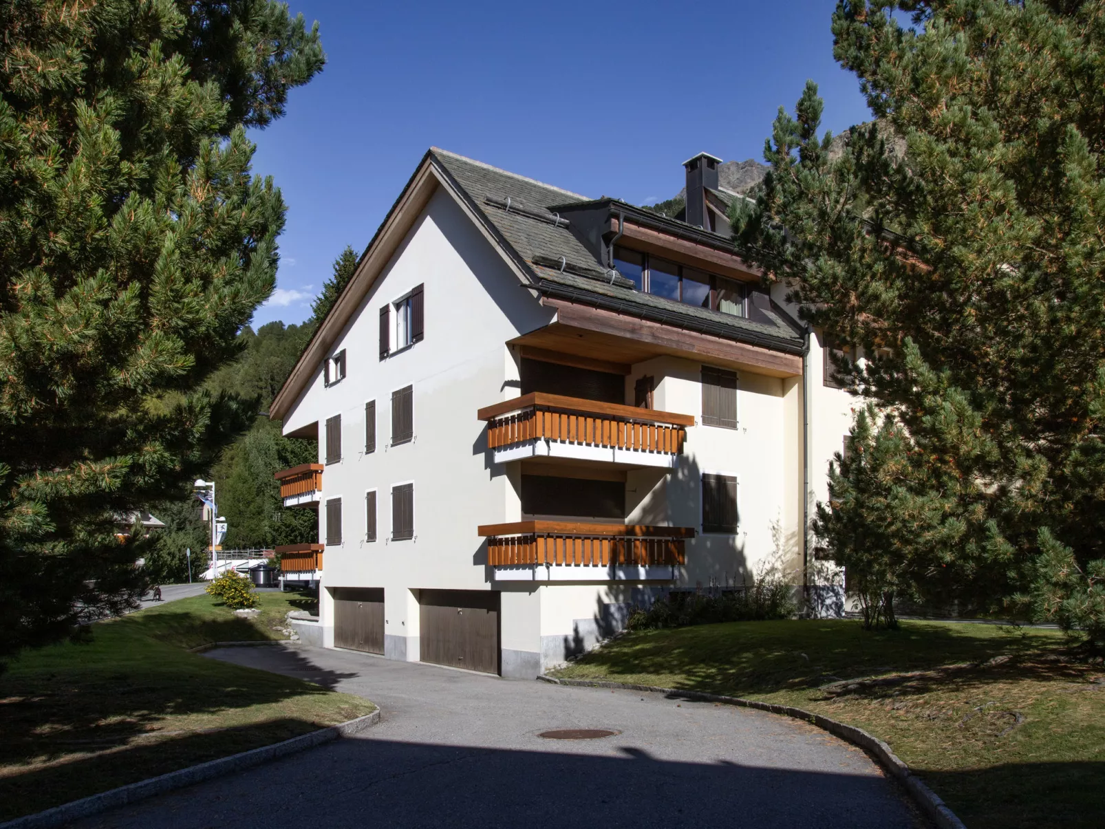 Chesa Nair 9D-Buiten