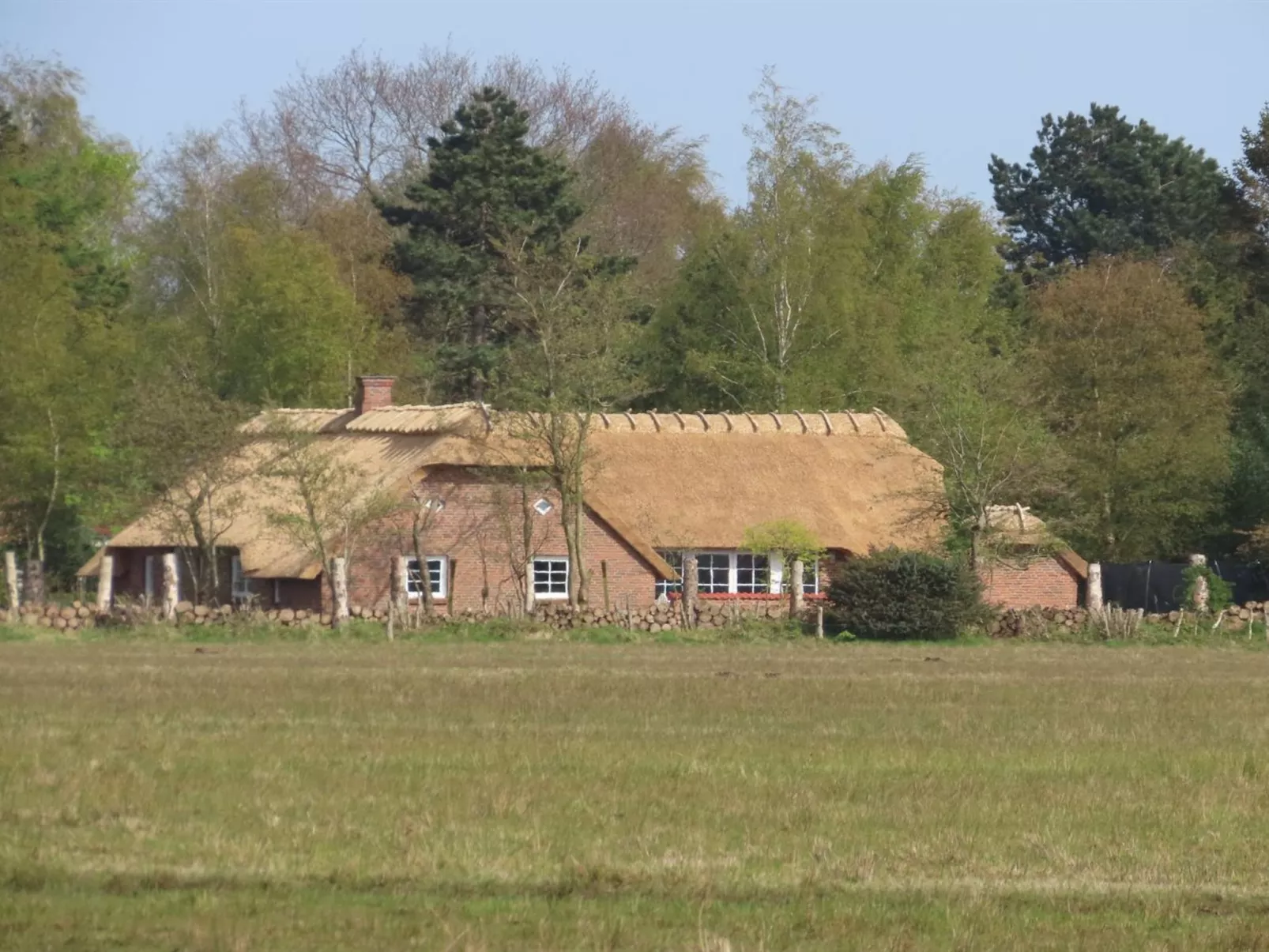 "Taralyn" - 1.3km from the sea