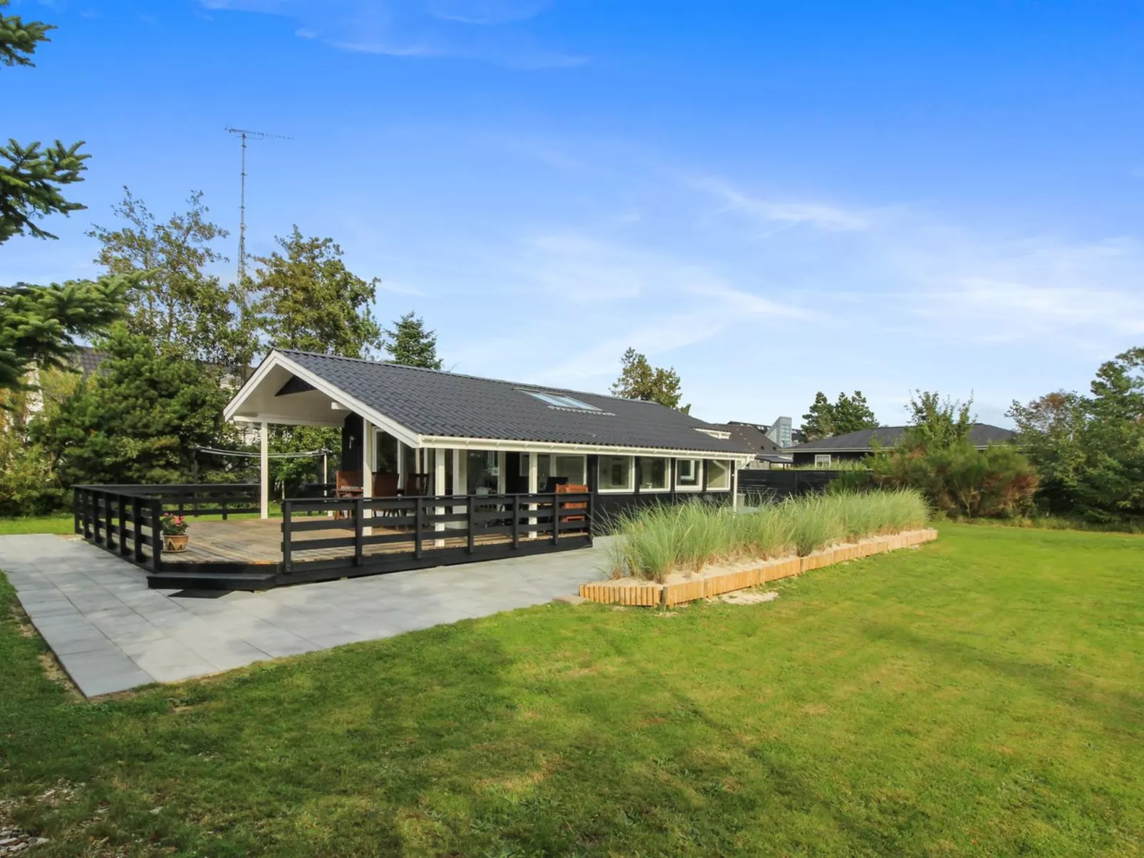 "Hildegarde" - 900m from the sea