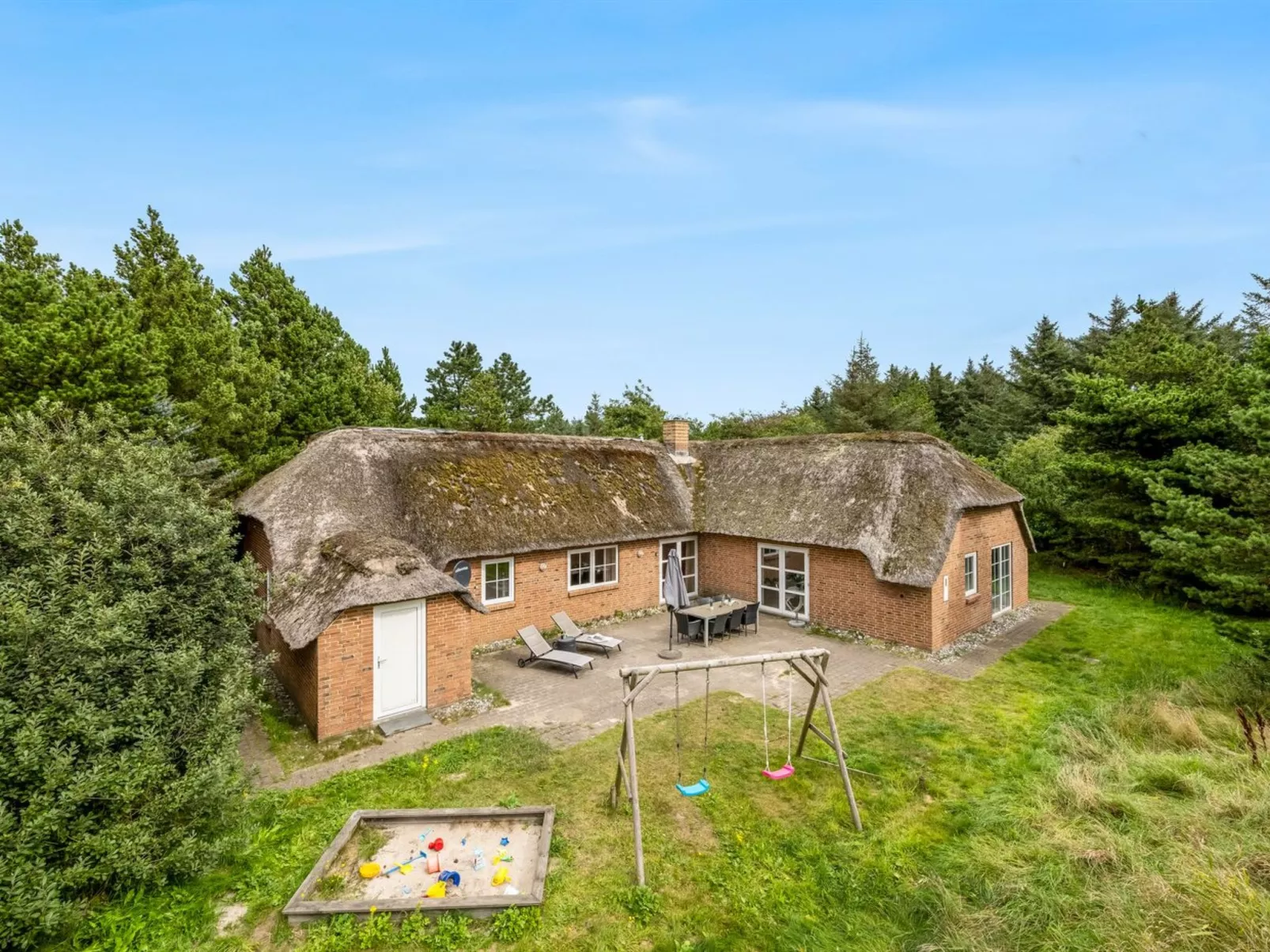 "Hedi" - 900m from the sea