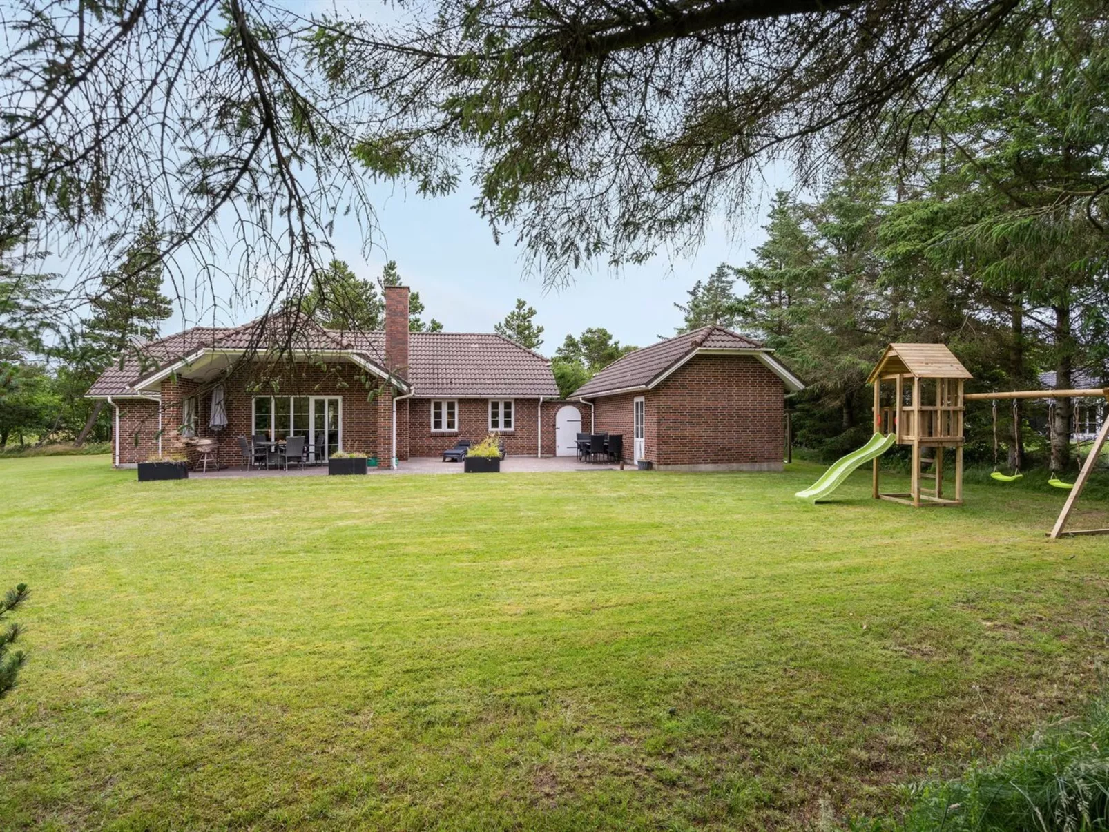 "Hjalmsvider" - 1km from the sea