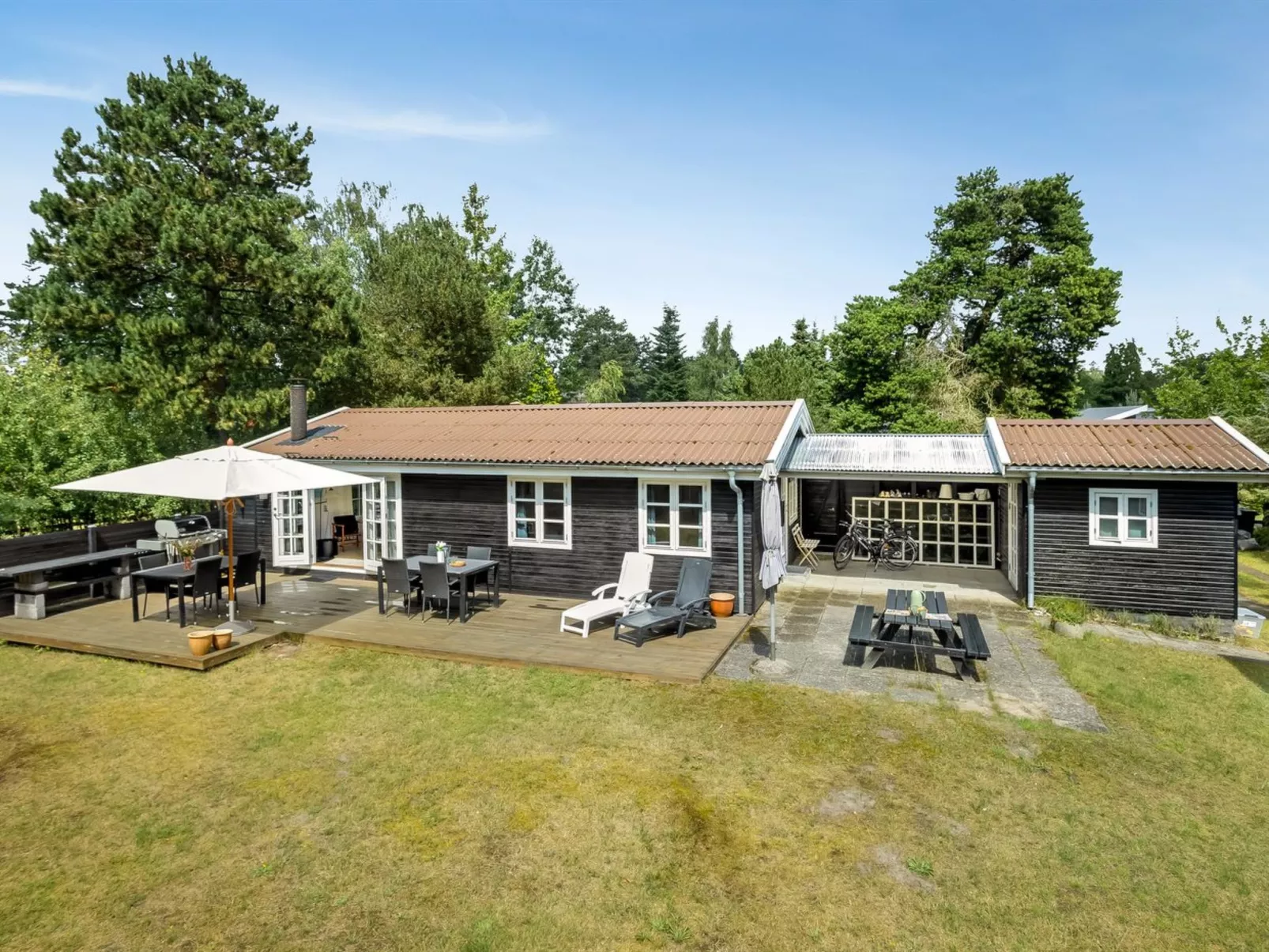 "Fjola" - 200m from the sea