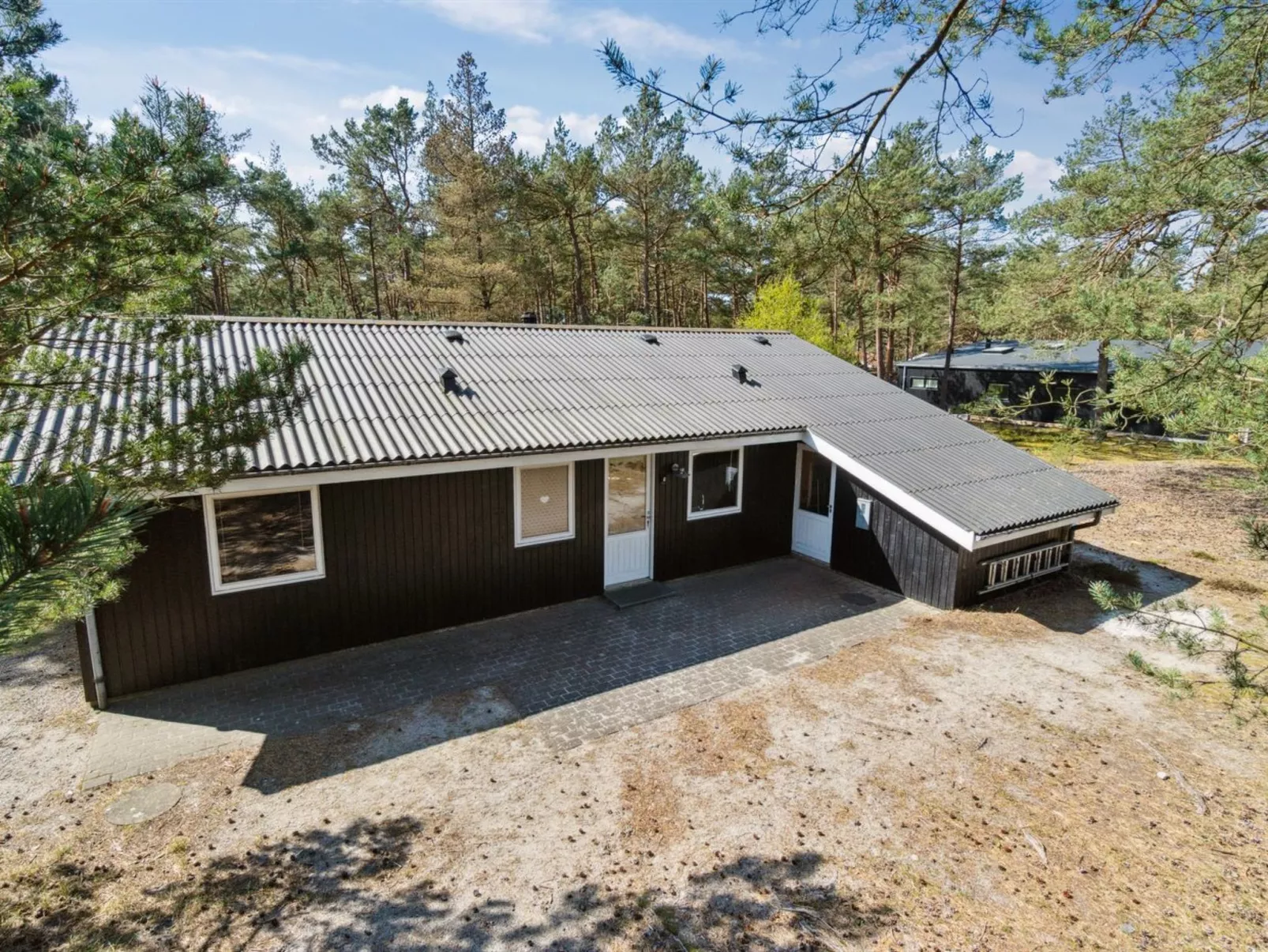 "Hildegerd" - 500m from the sea