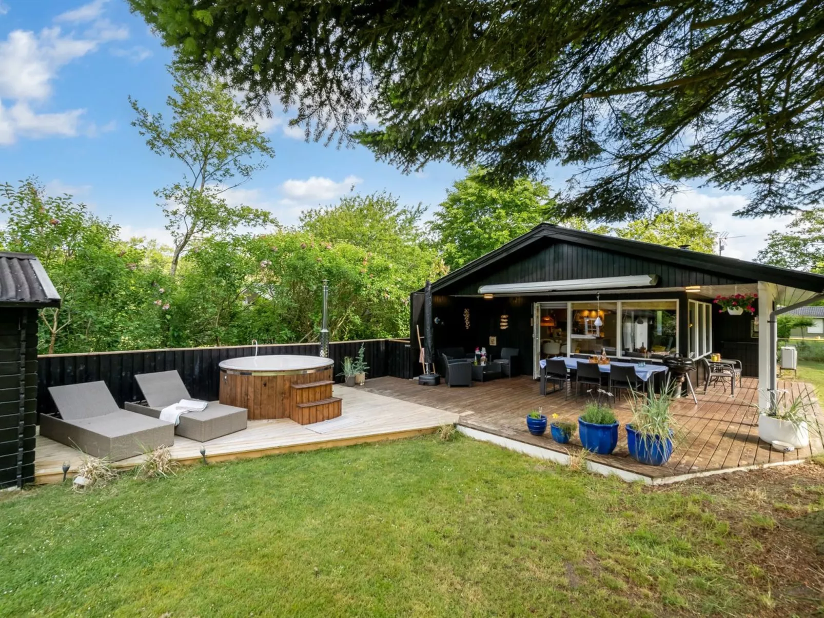 "Nelina" - 950m to the fjord