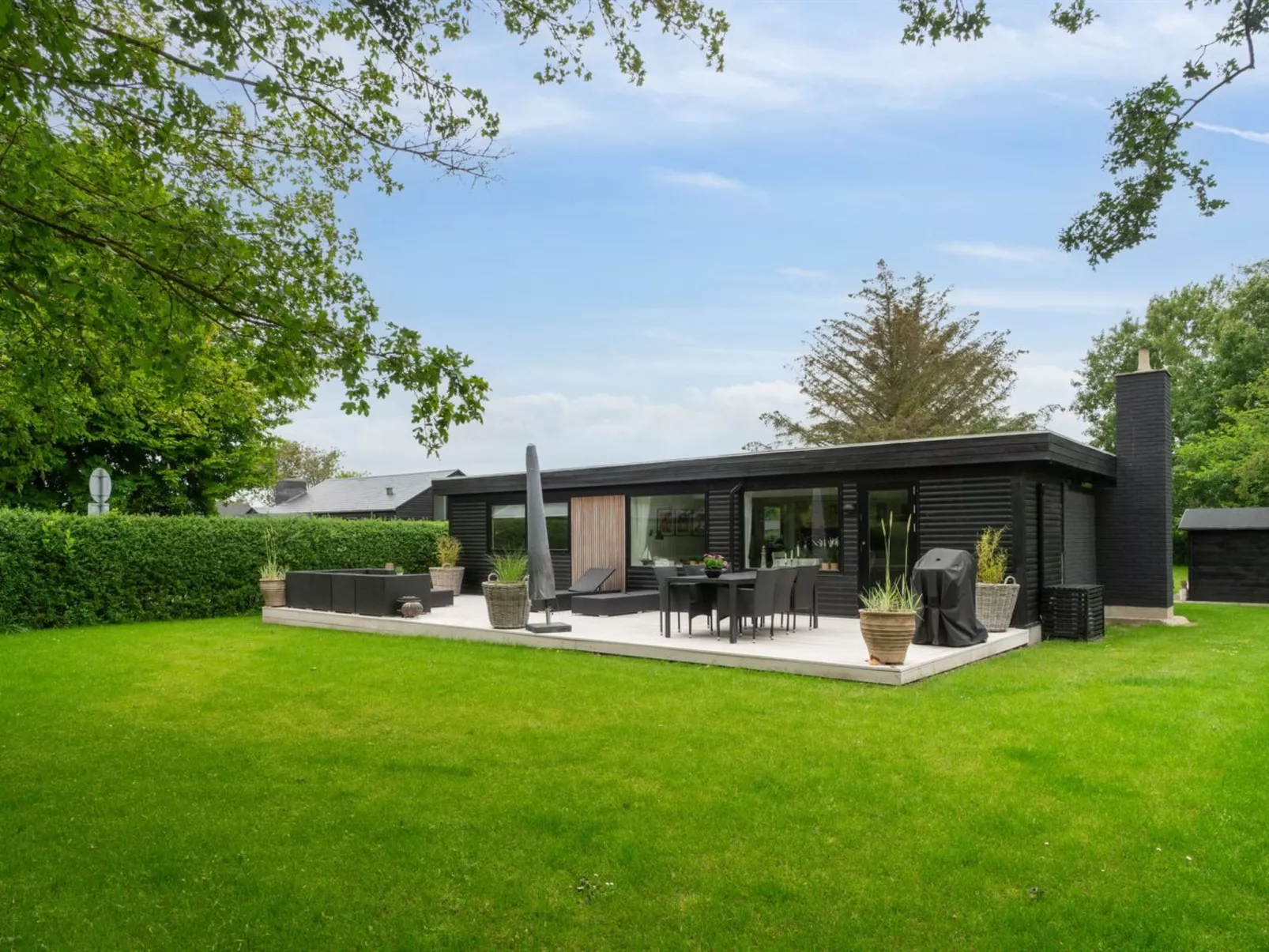 "Elma" - 350m from the sea