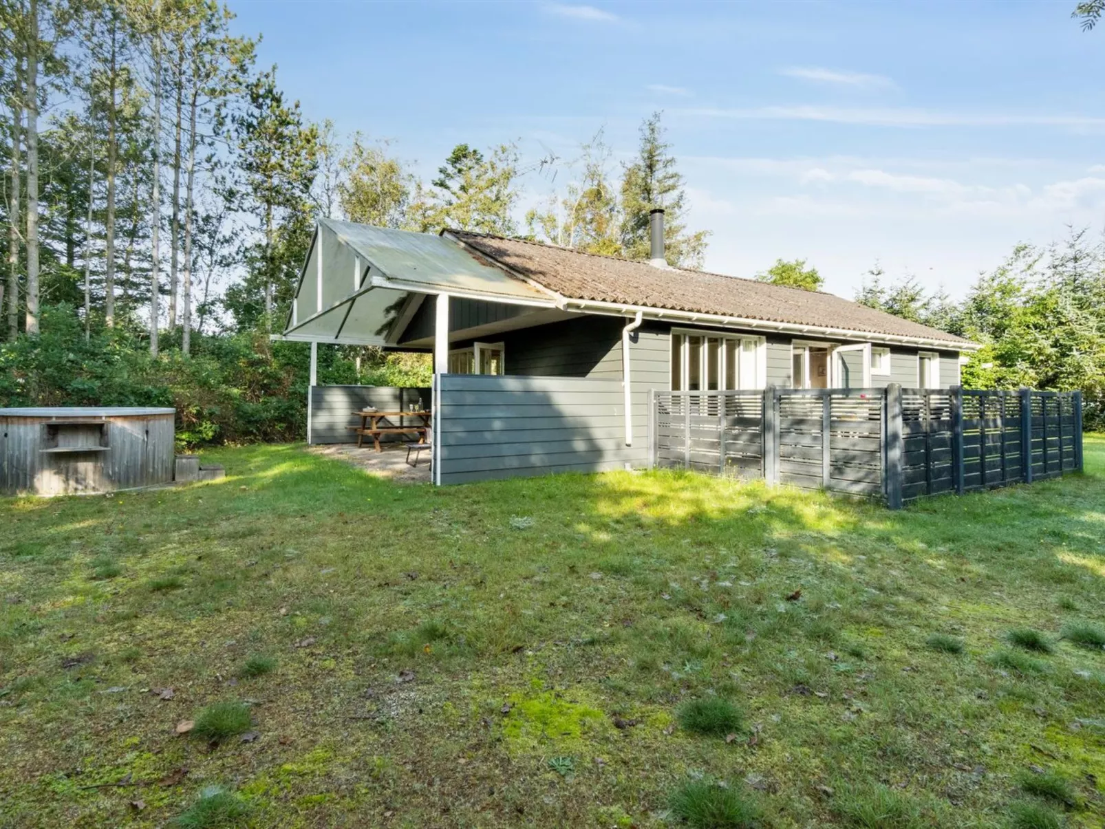 "Arwin" - 200m from the sea