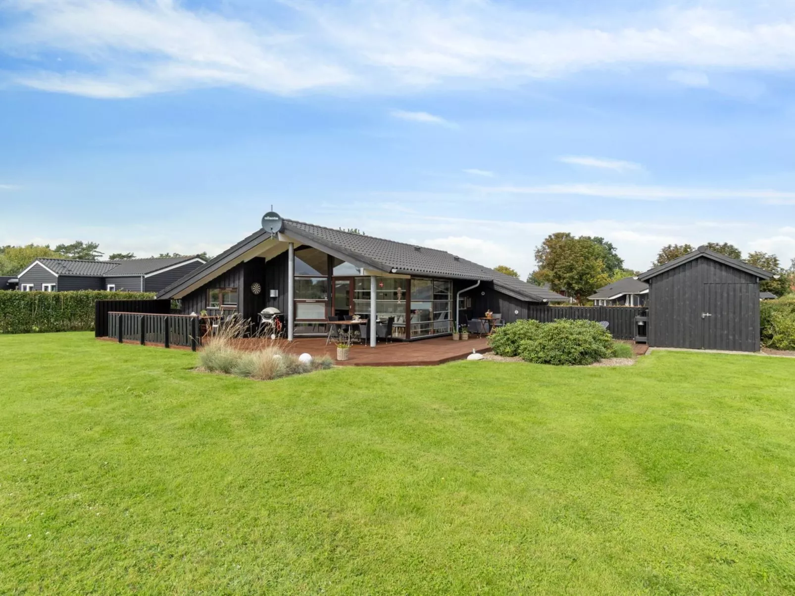 "Evald" - 400m from the sea