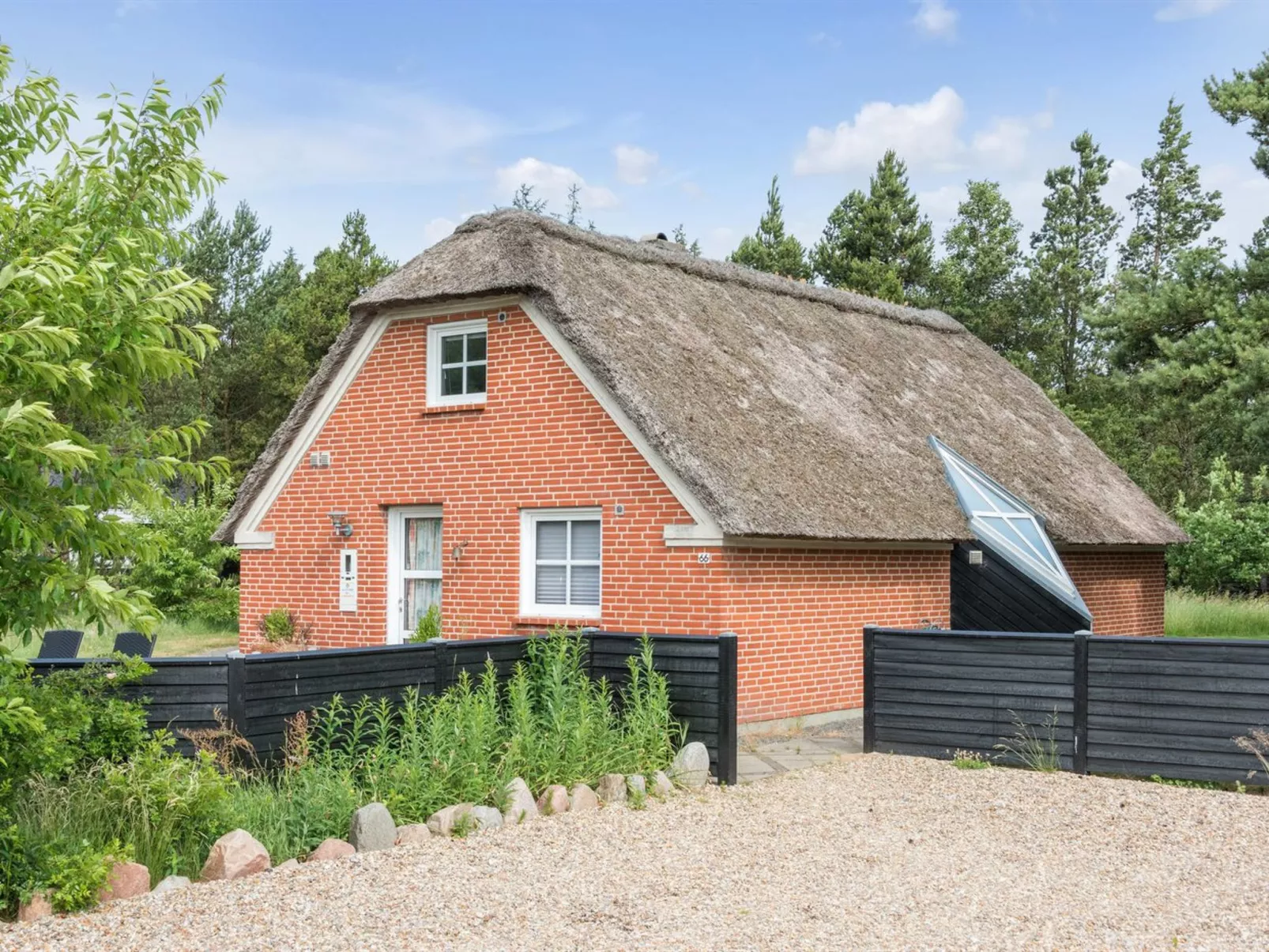 "Hunno" - 3km from the sea