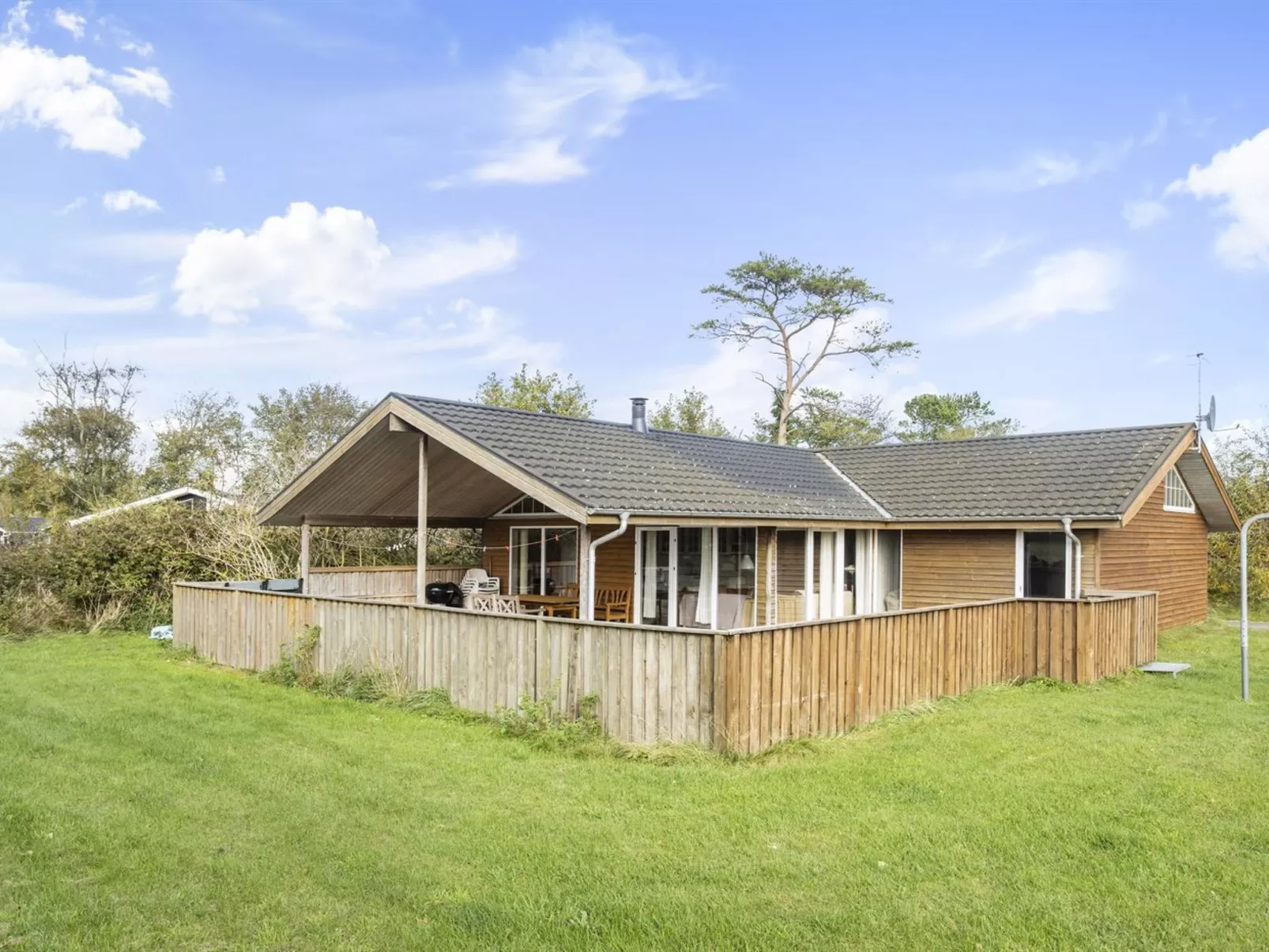 "Frieda" - 250m from the sea