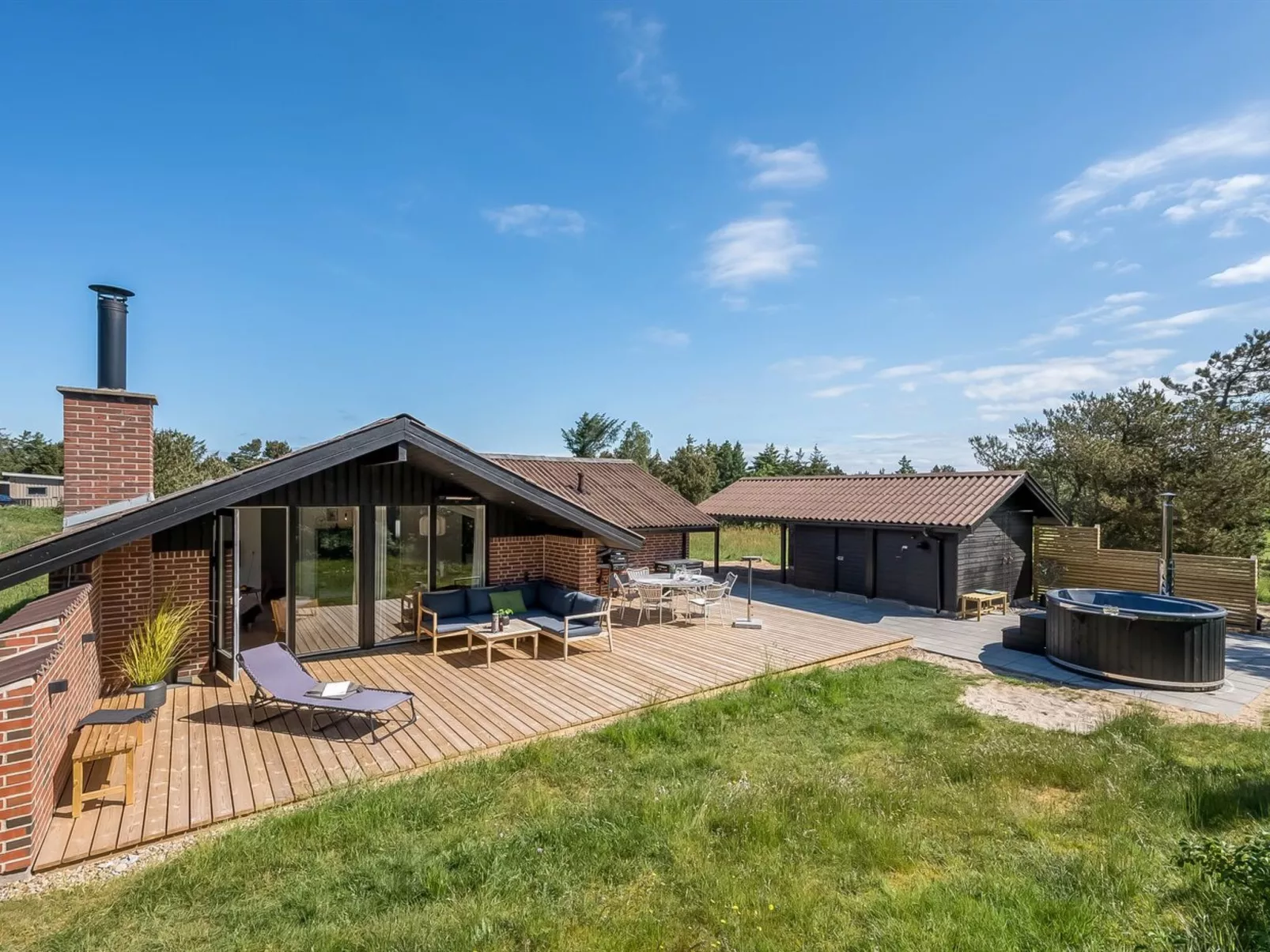 "Tilda" - 900m from the sea