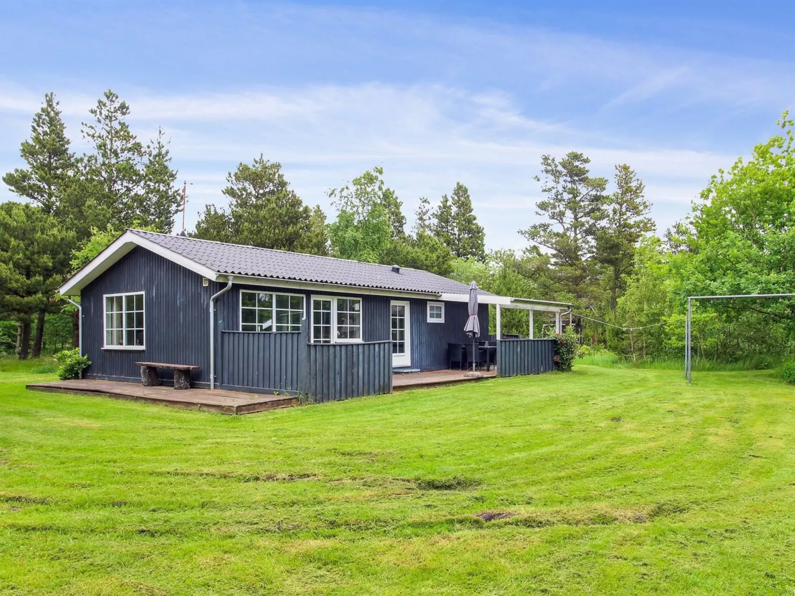 "Ylvi" - 2.8km from the sea