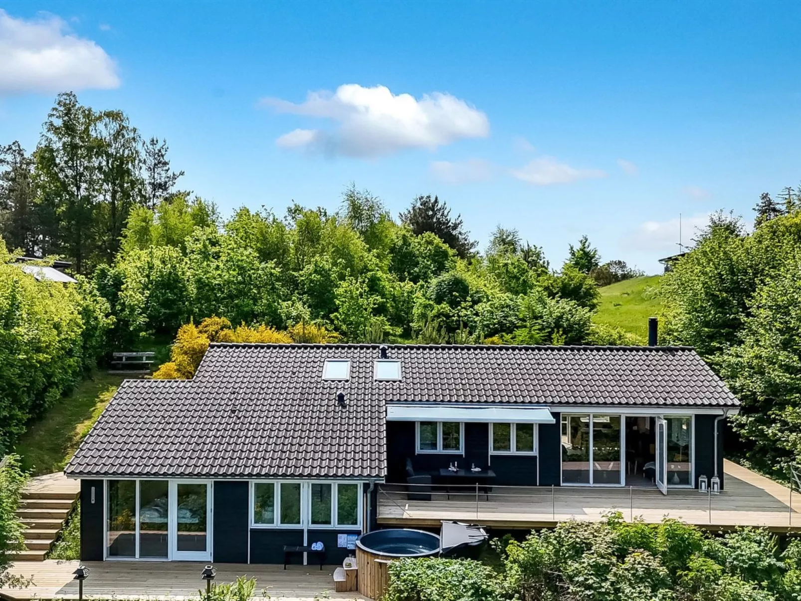 "Ufej" - 2.5km from the sea