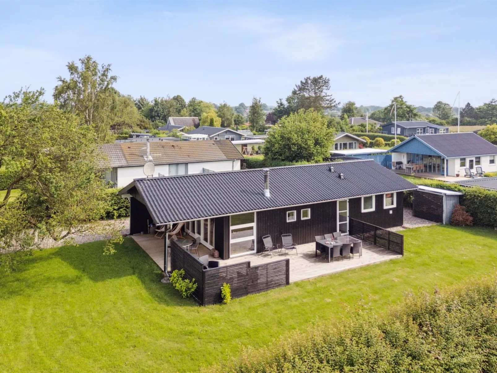 "Volmer" - 700m from the sea