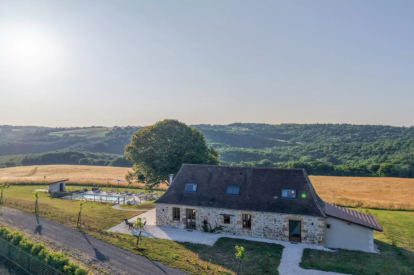 La Pépinière-Buitenkant zomer