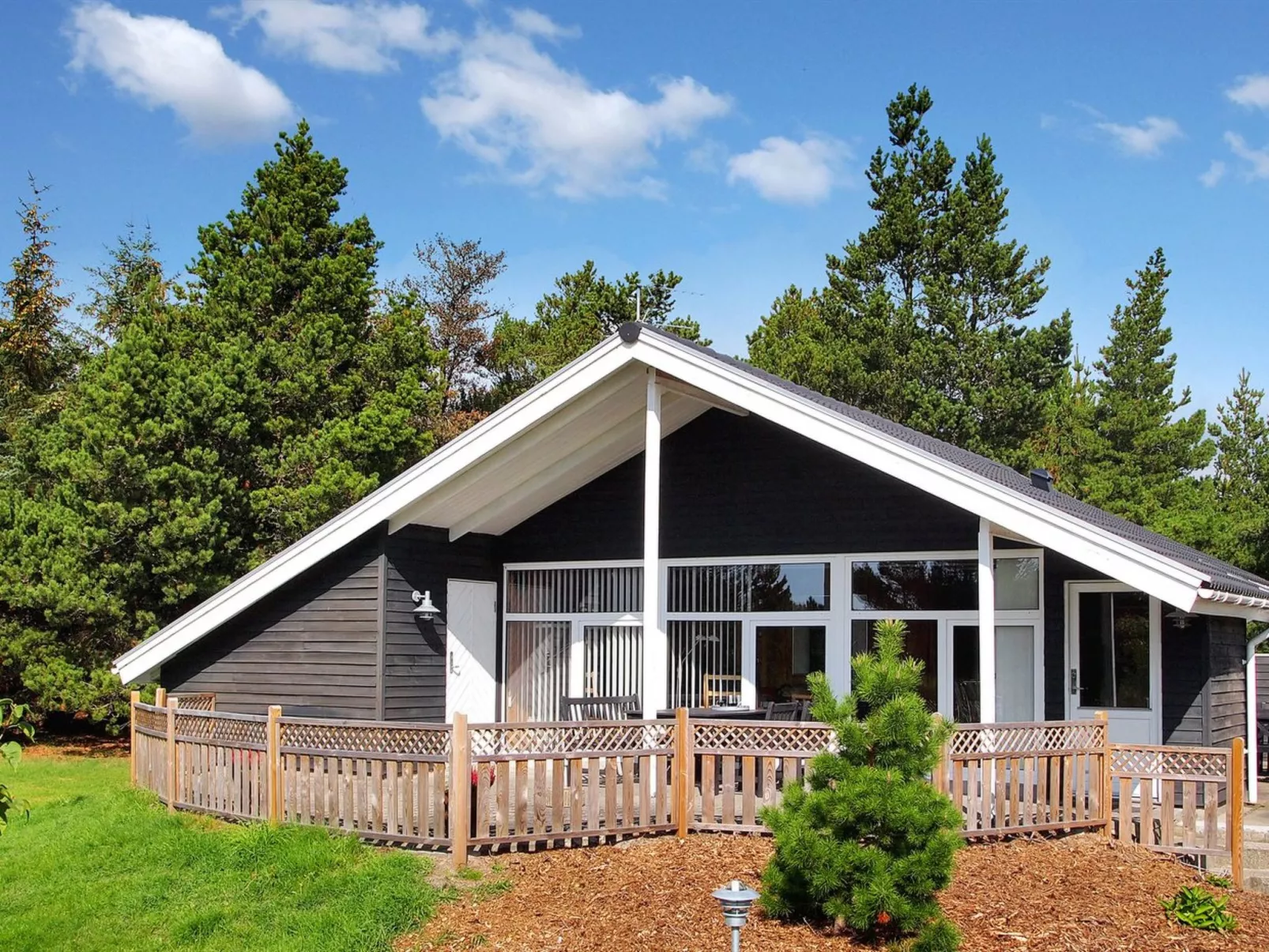 "Elske" - 1.1km from the sea