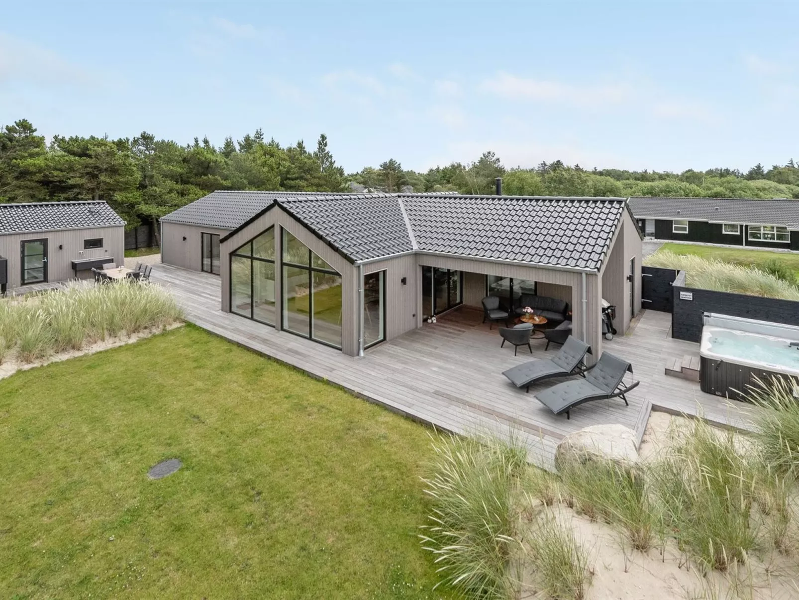 "Antonette" - 1.8km from the sea