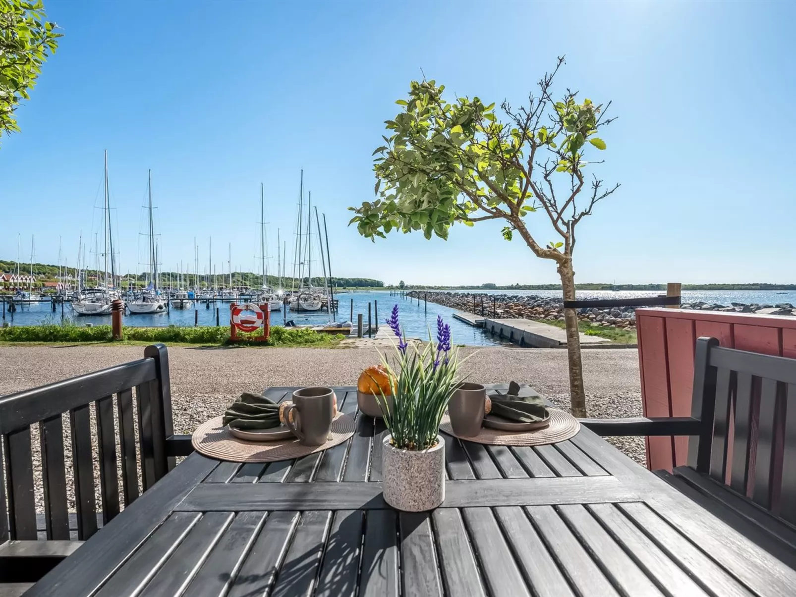 "Ethly" - 10m from the sea