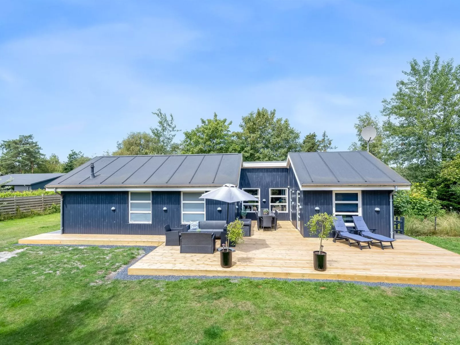 "Binta" - 800m from the sea