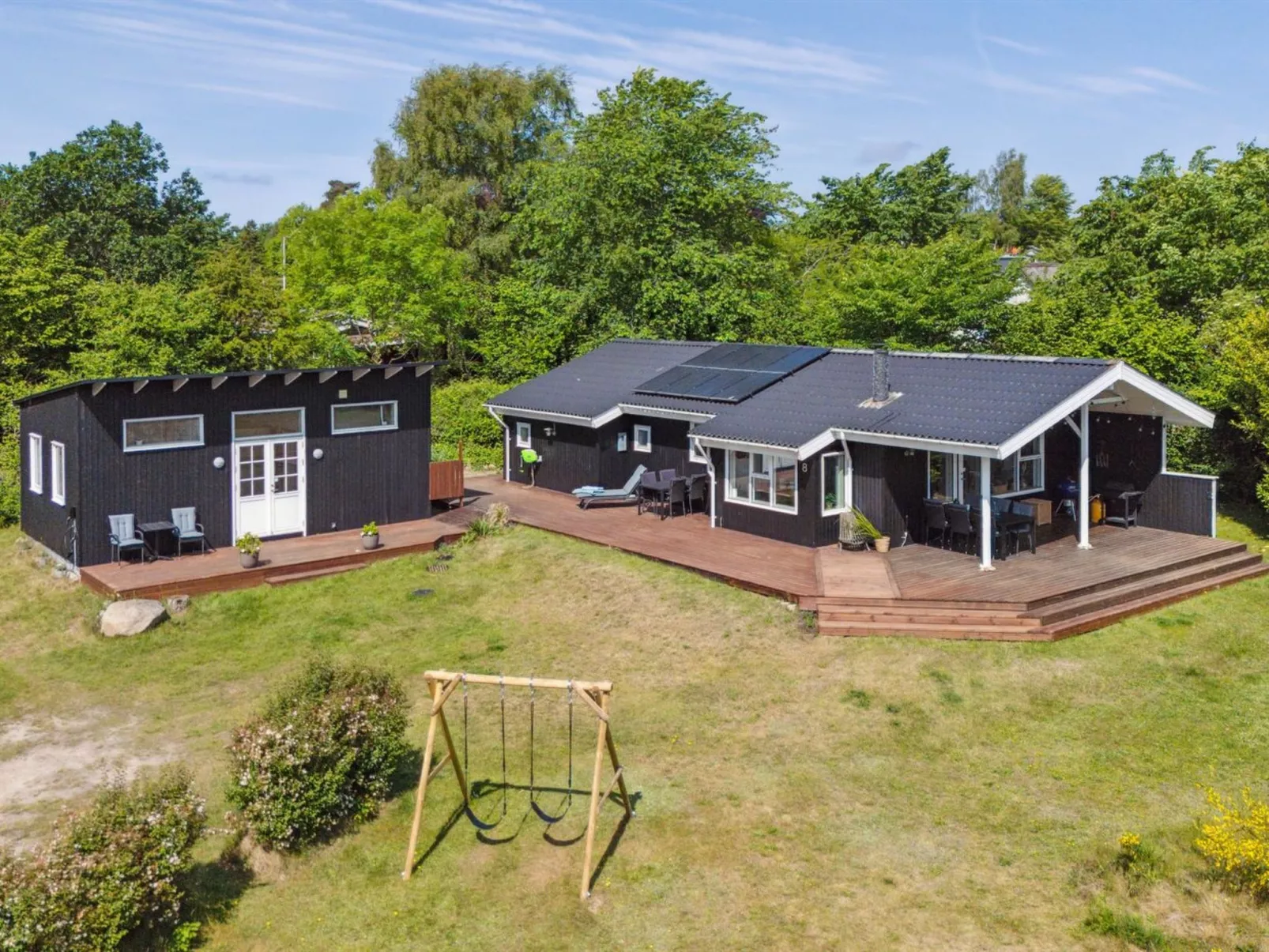 "Sheemen" - 900m from the sea