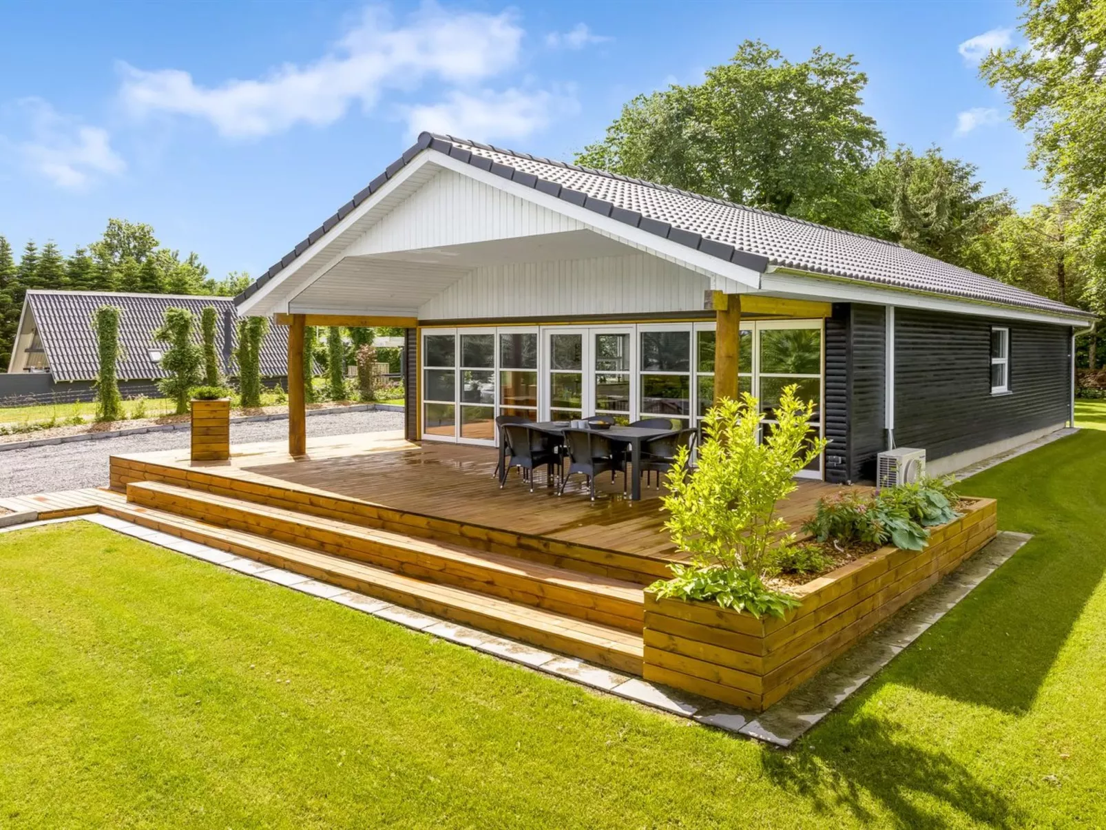 "Skip" - 300m to the fjord