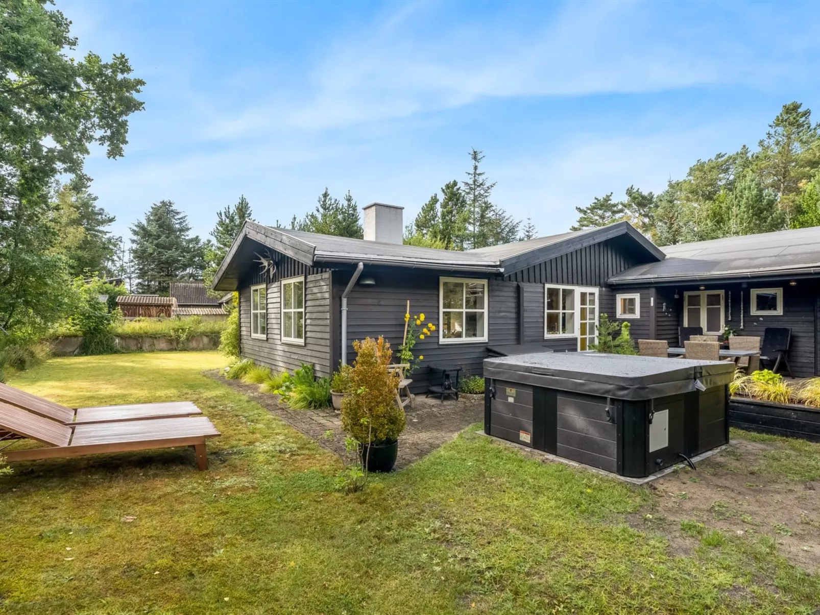 "Ellinore" -  from the sea