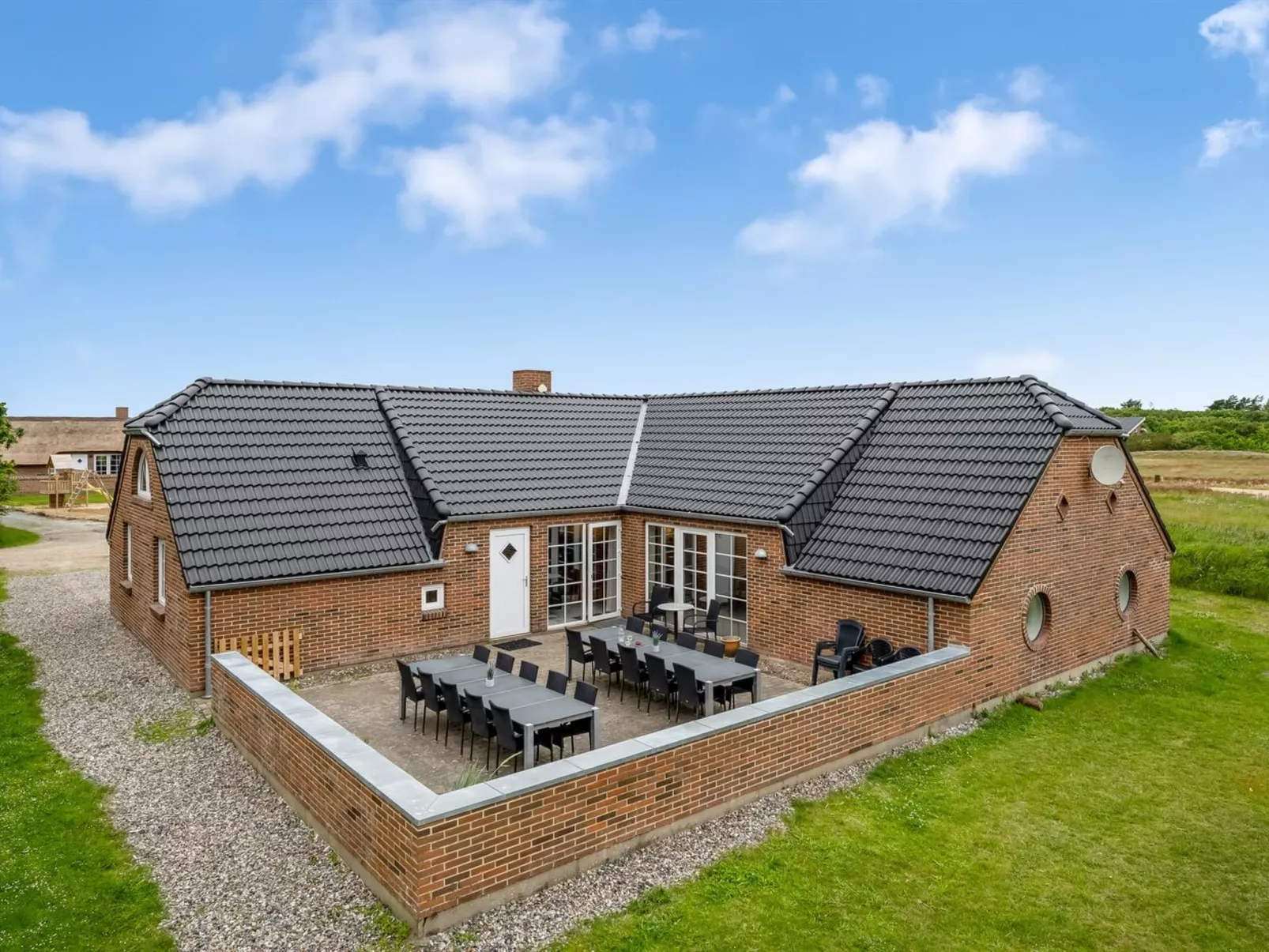 "Botmar" - 1.5km from the sea