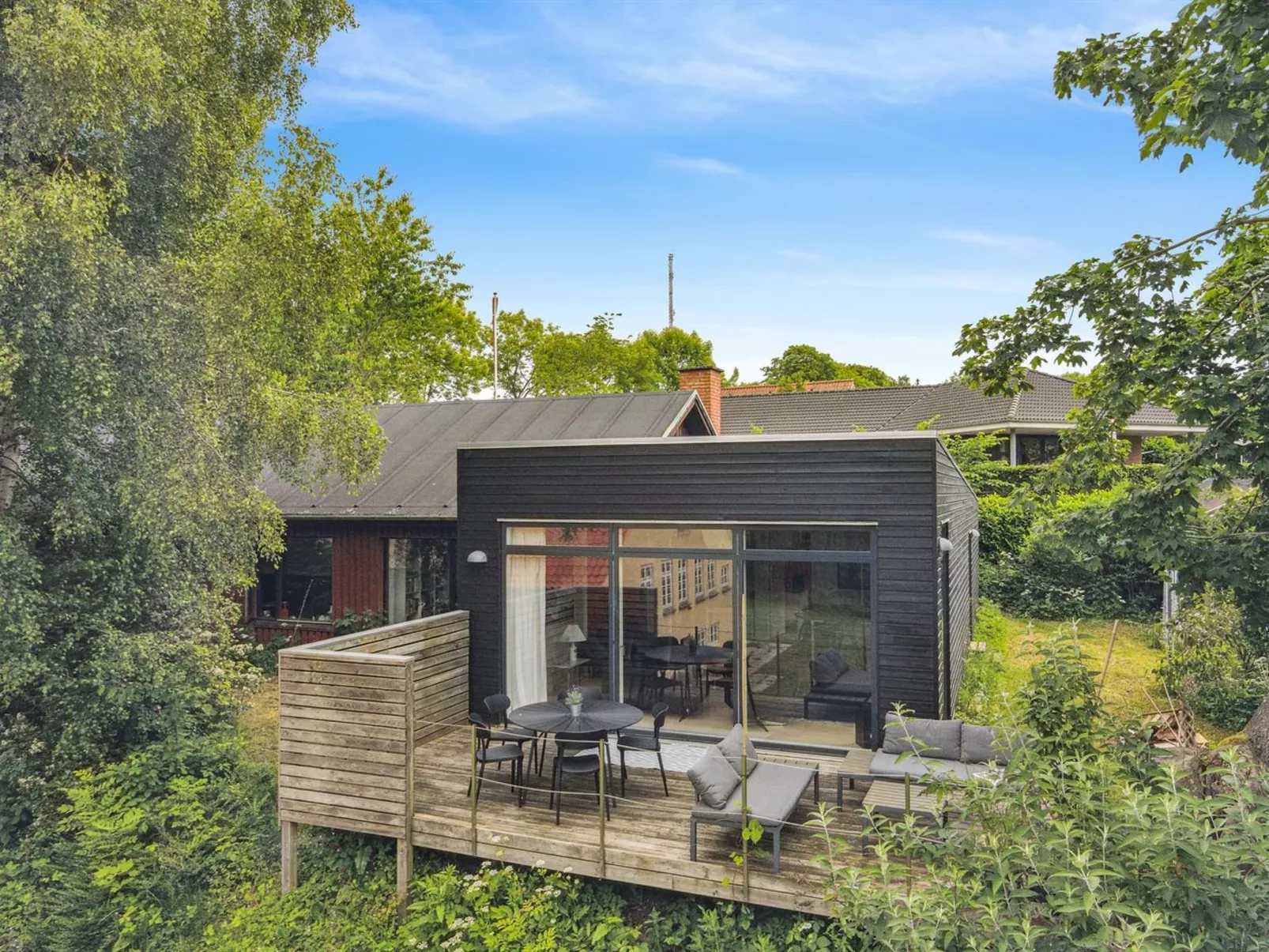 "Biergh" - 250m from the sea