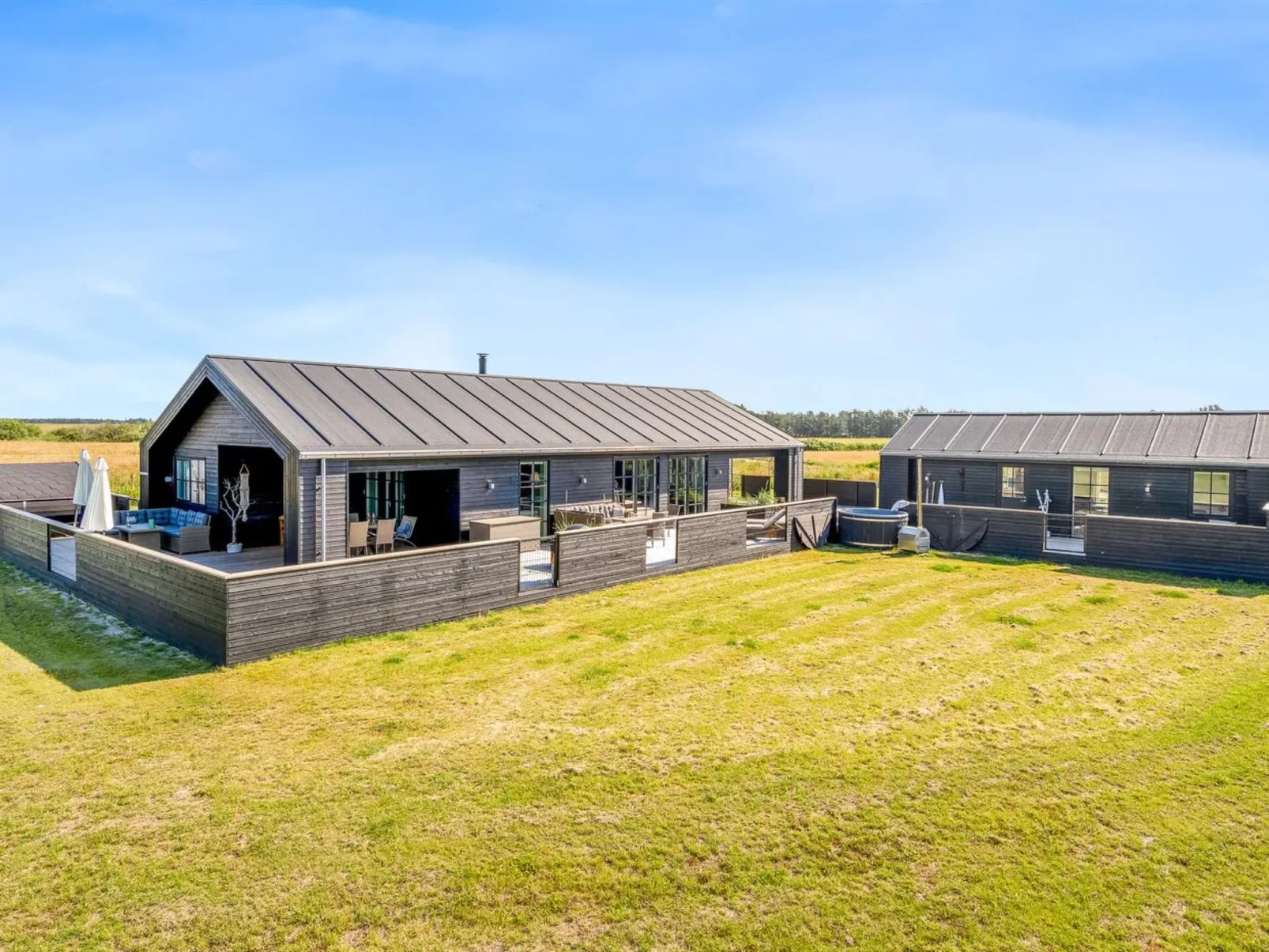 "Inola" - 1km from the sea