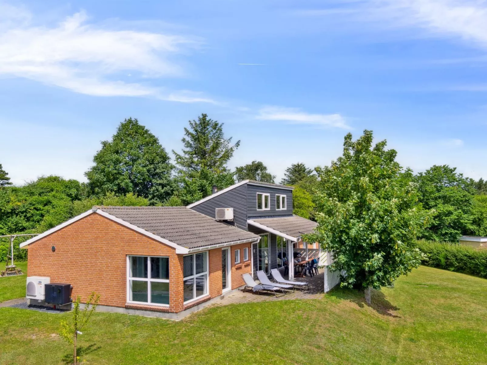 "Svenn" - 300m from the sea