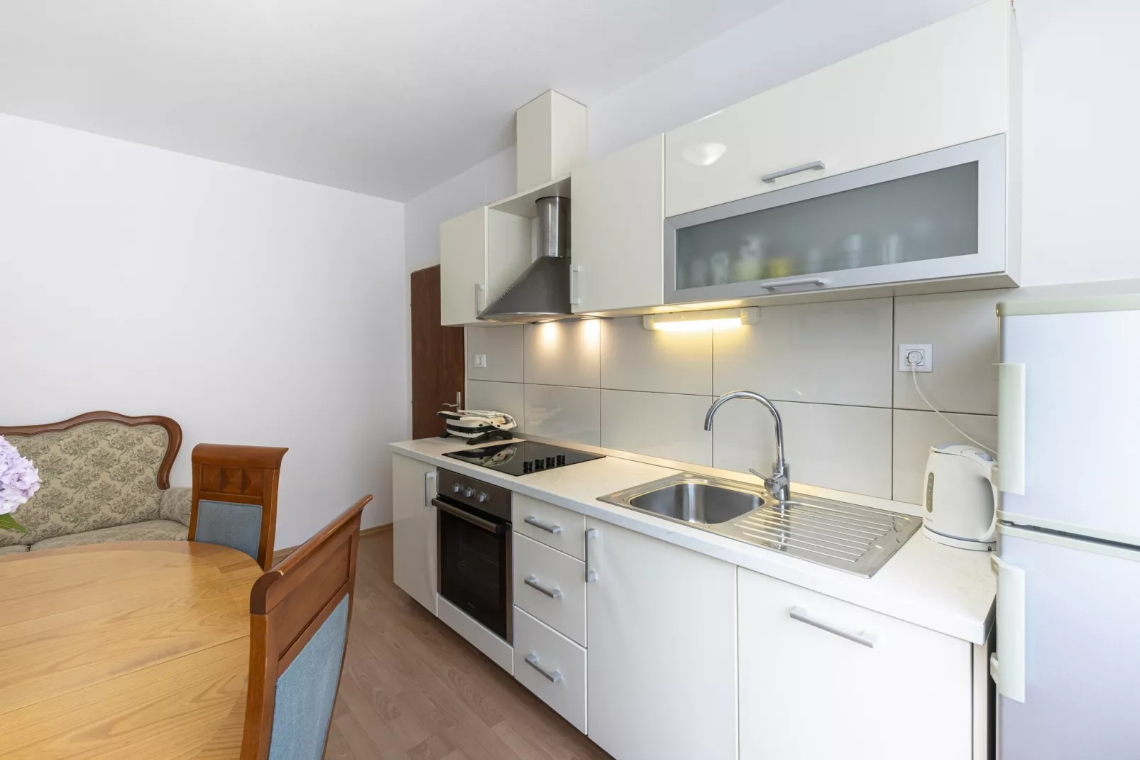 Guest House Rooms Rose - Romantic Double Room with Balcony and Sea View (No.1)