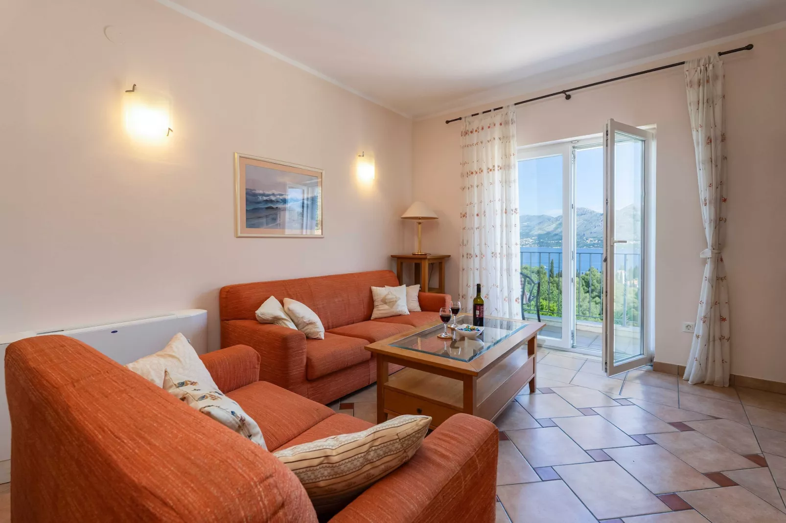 Villa Alegria Cavtat - Two Bedroom Apartment with Balcony and Sea View (Apartment B)-Woonkamer