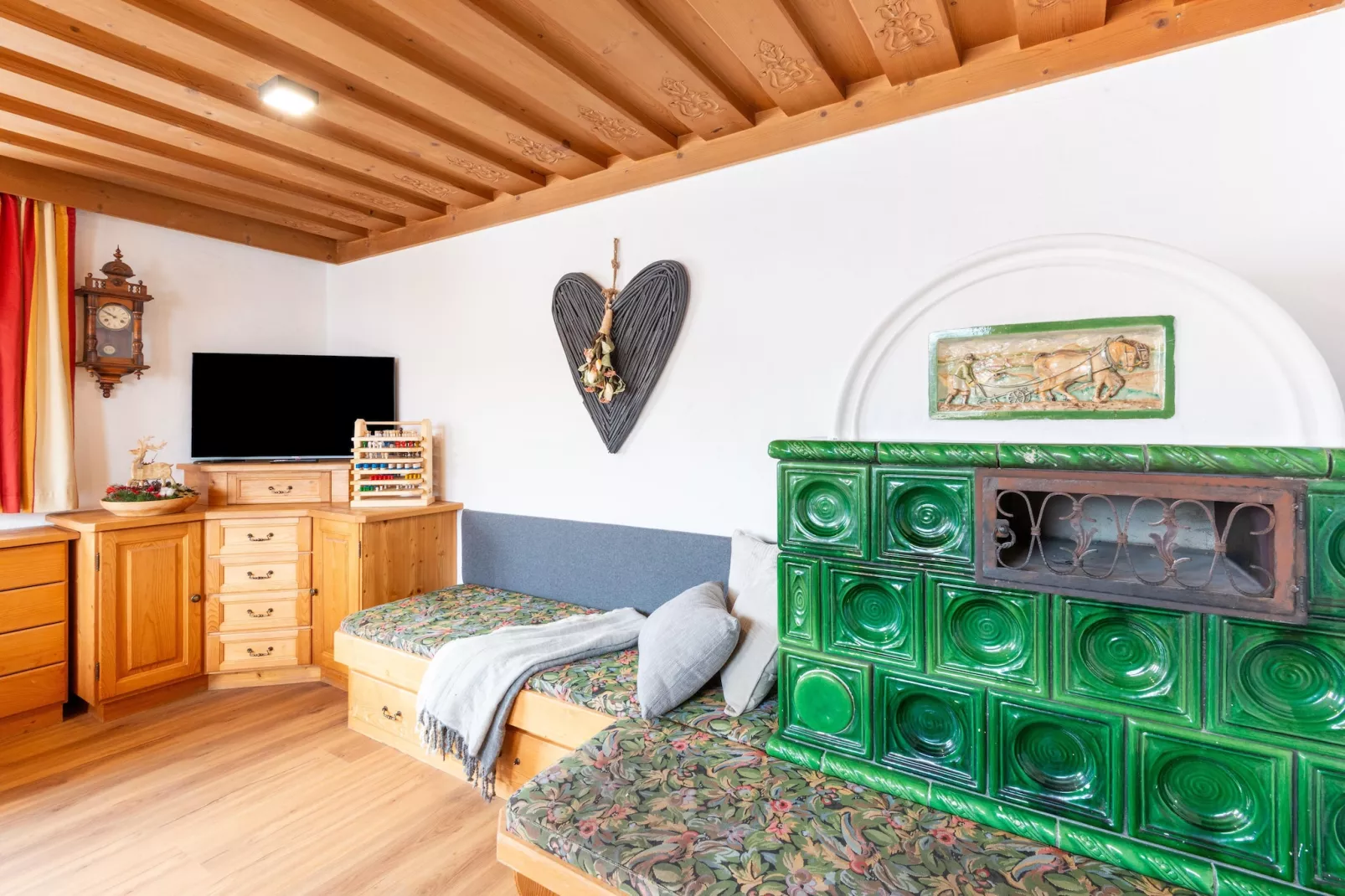 Bauernhaus Guggengut-Woonkamer