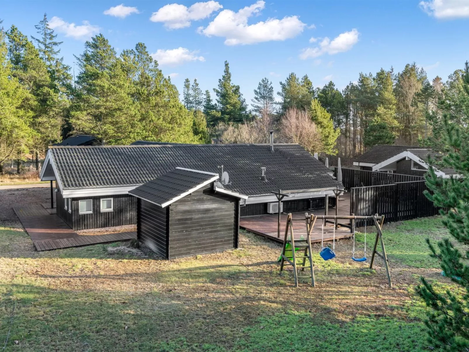 "Elvin" - 2km from the sea