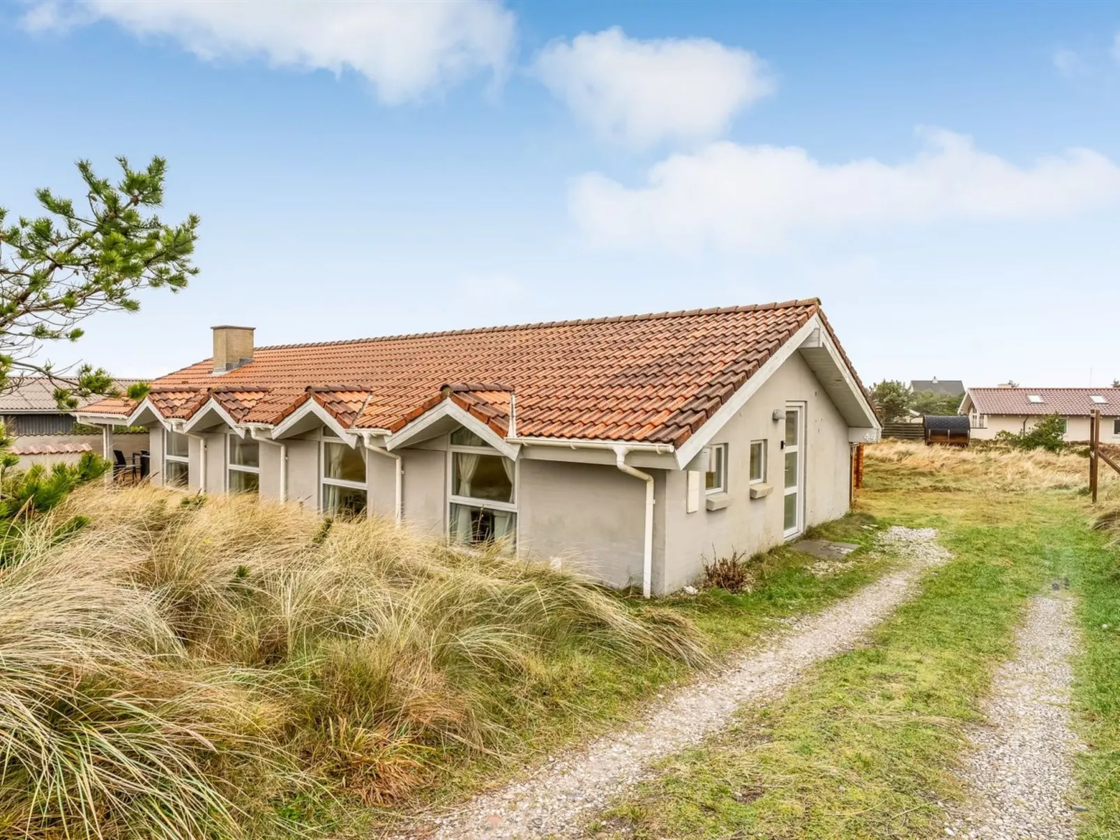 "Annemone" - 600m from the sea