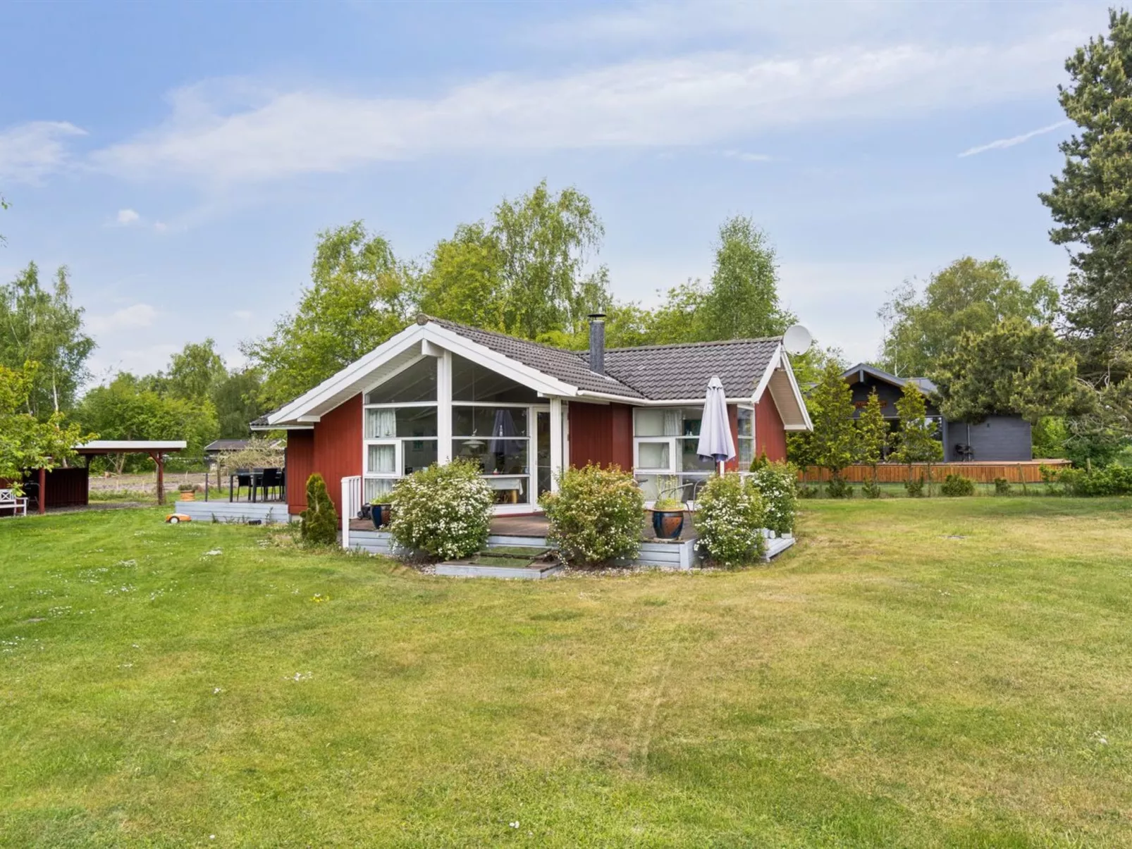 "Hjalmine" - 225m from the sea