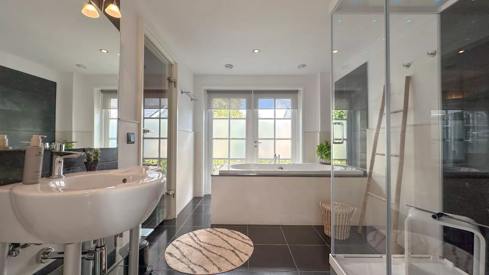 Enjoy for two-Badkamer