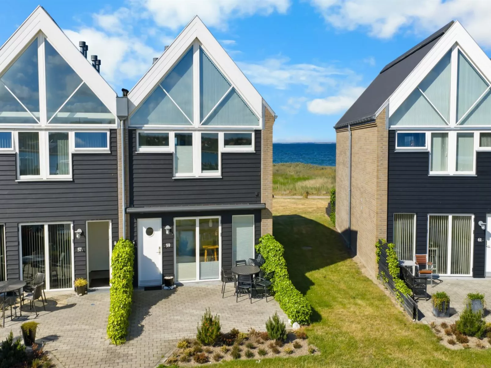 "Claudine" - 90m from the sea