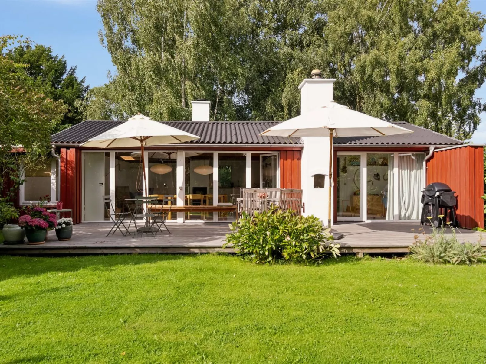 "Lauri" - 2.3km from the sea